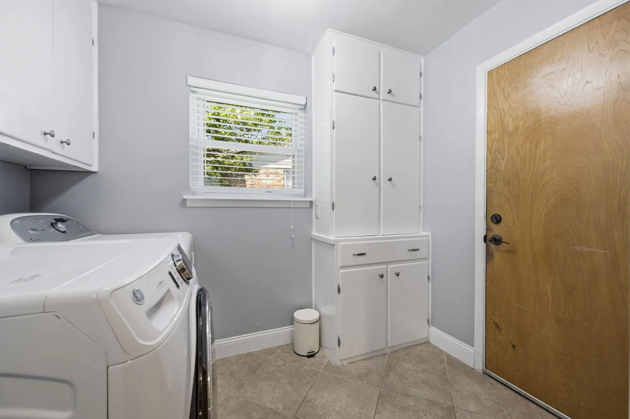 Single Family Residence For Sale in Tarrant County , 3517 Wooten Drive, Fort Worth, Texas 76133, 3 Bedroom, 2 Bathroom, 2 Garage spaces, 1,908 Sqft, built in 1957, mls#21357211, Real Estate Agent in Fort Worth, Homes For Sale in Tarrant county, Homes For Sale in Fort Worth, Realtor in Fort Worth Texas, Real Estate Brokerage Independent Realty Texas, Luminita Cordes Realtor