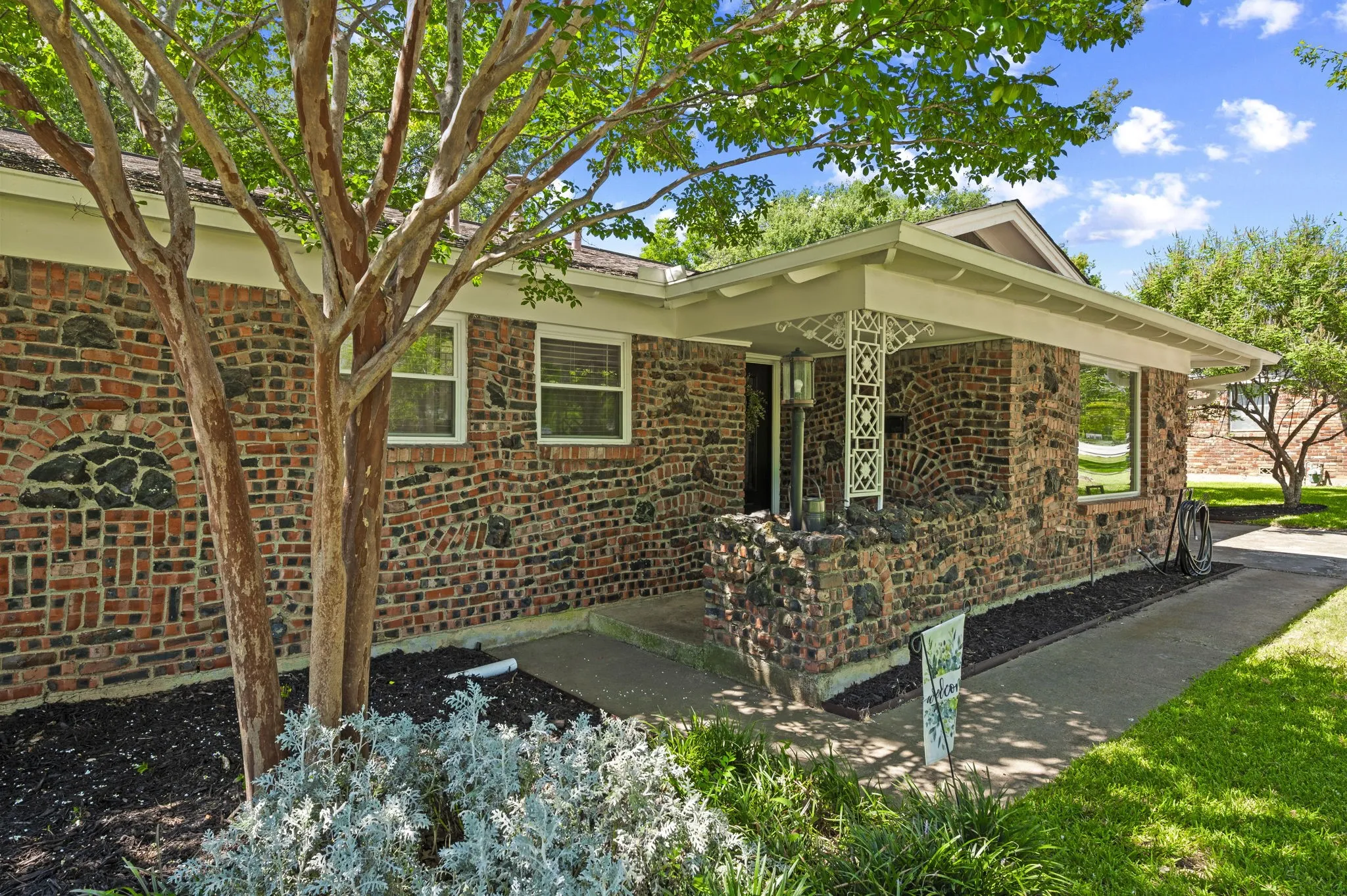 Single Family Residence For Sale in Tarrant County , 3517 Wooten Drive, Fort Worth, Texas 76133, 3 Bedroom, 2 Bathroom, 2 Garage spaces, 1,908 Sqft, built in 1957, mls#21357211, Real Estate Agent in Fort Worth, Homes For Sale in Tarrant county, Homes For Sale in Fort Worth, Realtor in Fort Worth Texas, Real Estate Brokerage Independent Realty Texas, Luminita Cordes Realtor