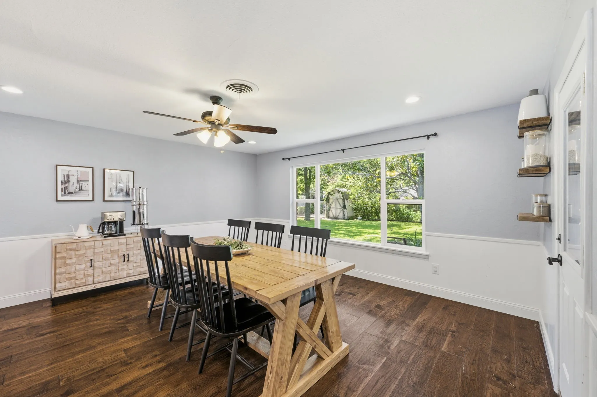 Single Family Residence For Sale in Tarrant County , 3517 Wooten Drive, Fort Worth, Texas 76133, 3 Bedroom, 2 Bathroom, 2 Garage spaces, 1,908 Sqft, built in 1957, mls#21357211, Real Estate Agent in Fort Worth, Homes For Sale in Tarrant county, Homes For Sale in Fort Worth, Realtor in Fort Worth Texas, Real Estate Brokerage Independent Realty Texas, Luminita Cordes Realtor