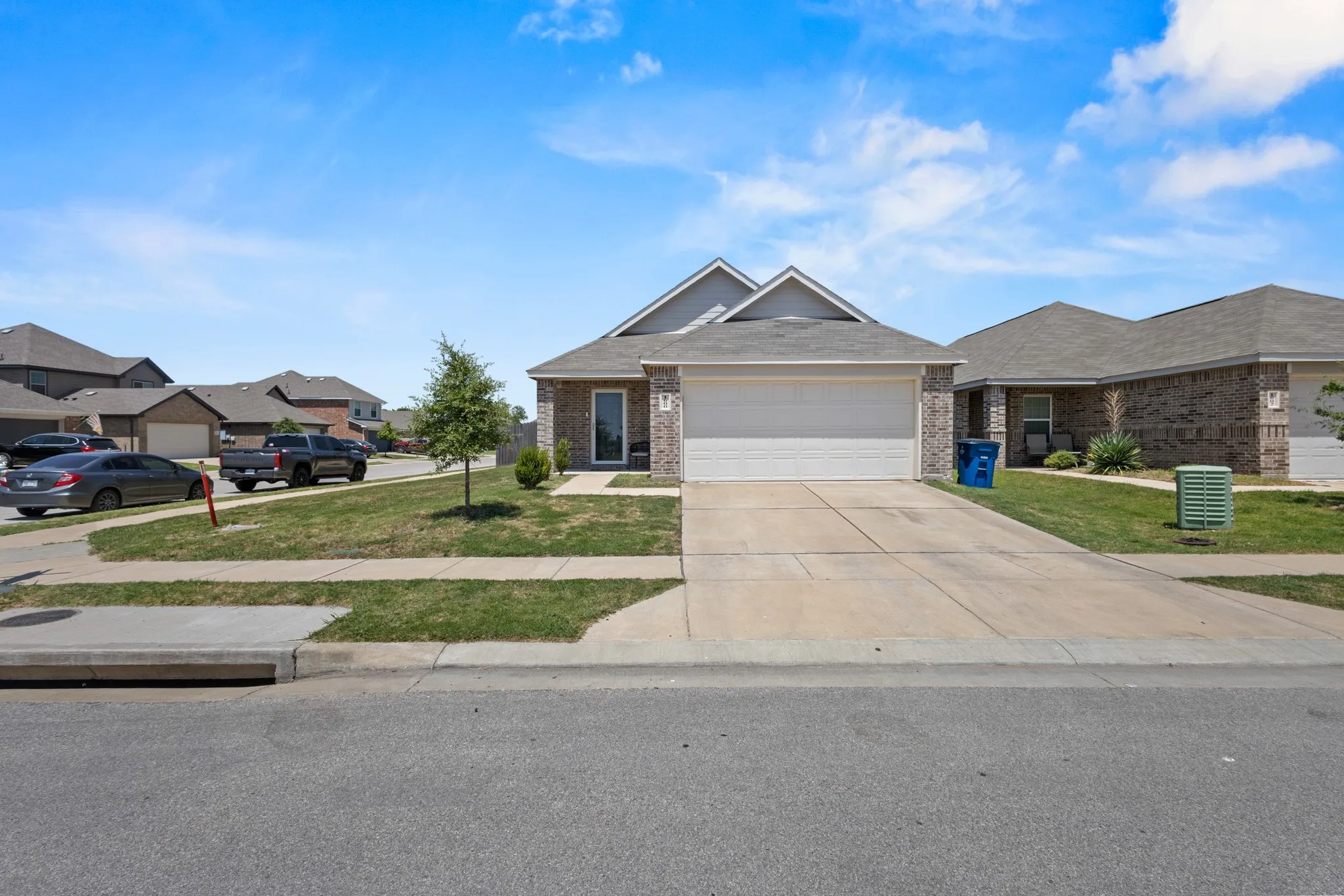 Single Family Residence For Sale in Ellis County , 1600 Luke Street, Ennis, Texas 75119, 3 Bedroom, 2 Bathroom, 2 Garage spaces, 1,439 Sqft, built in 2023, mls#21357218, Real Estate Agent in Ennis, Homes For Sale in Ellis county, Homes For Sale in Ennis, Realtor in Ennis Texas, Real Estate Brokerage Independent Realty Texas, Luminita Cordes Realtor