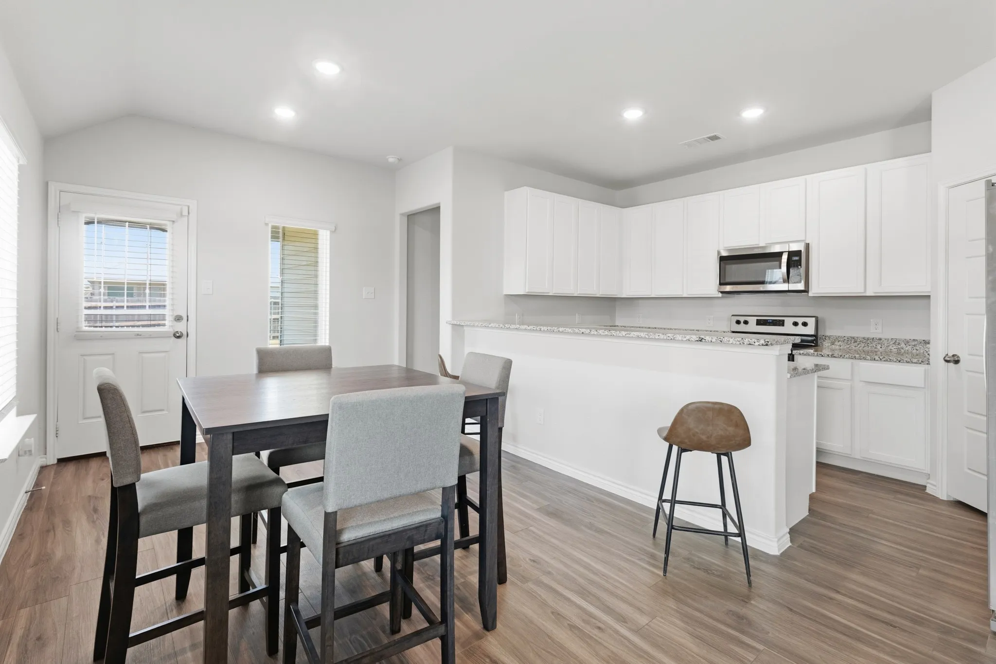 Single Family Residence For Sale in Ellis County , 1600 Luke Street, Ennis, Texas 75119, 3 Bedroom, 2 Bathroom, 2 Garage spaces, 1,439 Sqft, built in 2023, mls#21357218, Real Estate Agent in Ennis, Homes For Sale in Ellis county, Homes For Sale in Ennis, Realtor in Ennis Texas, Real Estate Brokerage Independent Realty Texas, Luminita Cordes Realtor