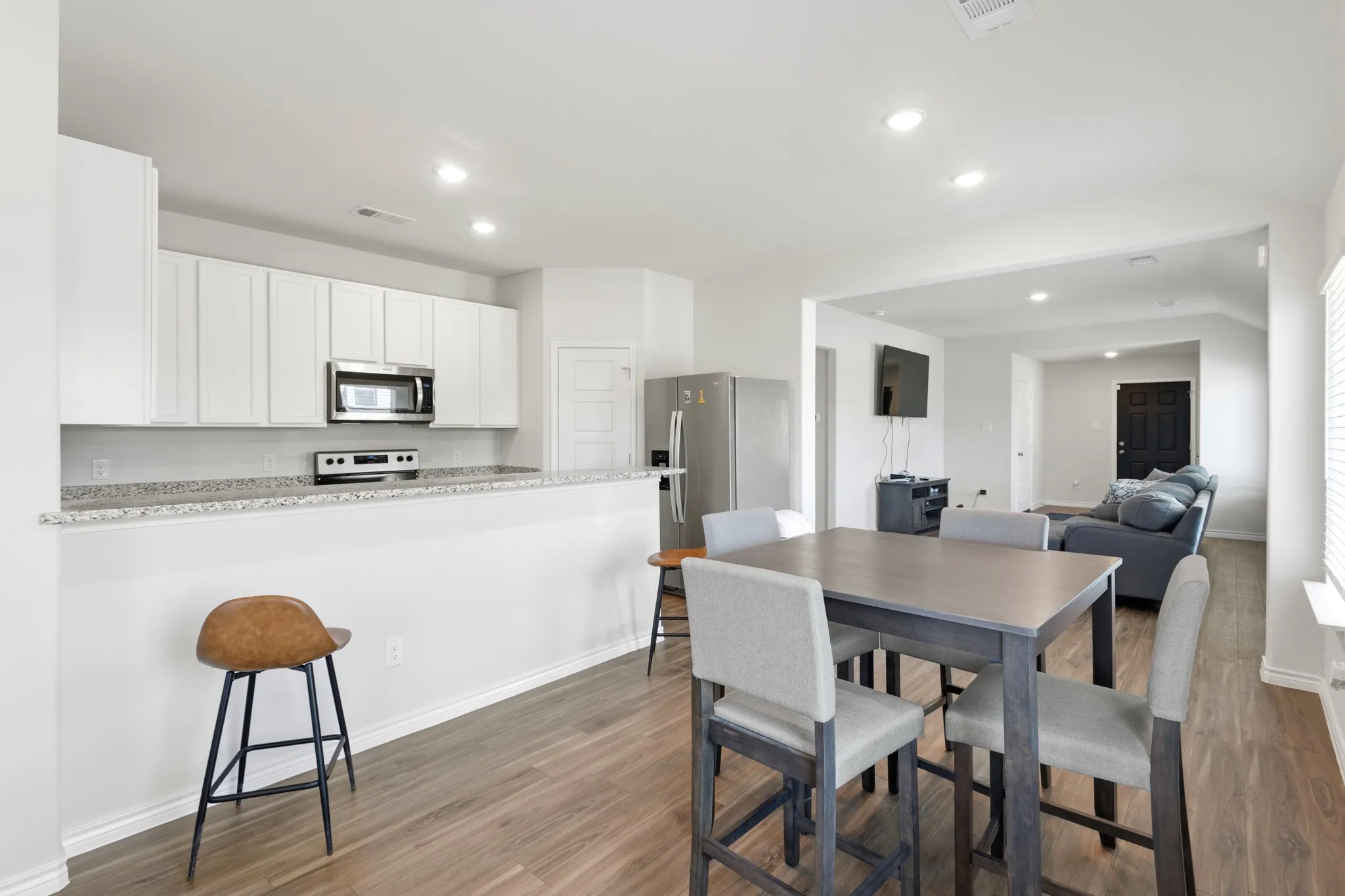 Single Family Residence For Sale in Ellis County , 1600 Luke Street, Ennis, Texas 75119, 3 Bedroom, 2 Bathroom, 2 Garage spaces, 1,439 Sqft, built in 2023, mls#21357218, Real Estate Agent in Ennis, Homes For Sale in Ellis county, Homes For Sale in Ennis, Realtor in Ennis Texas, Real Estate Brokerage Independent Realty Texas, Luminita Cordes Realtor