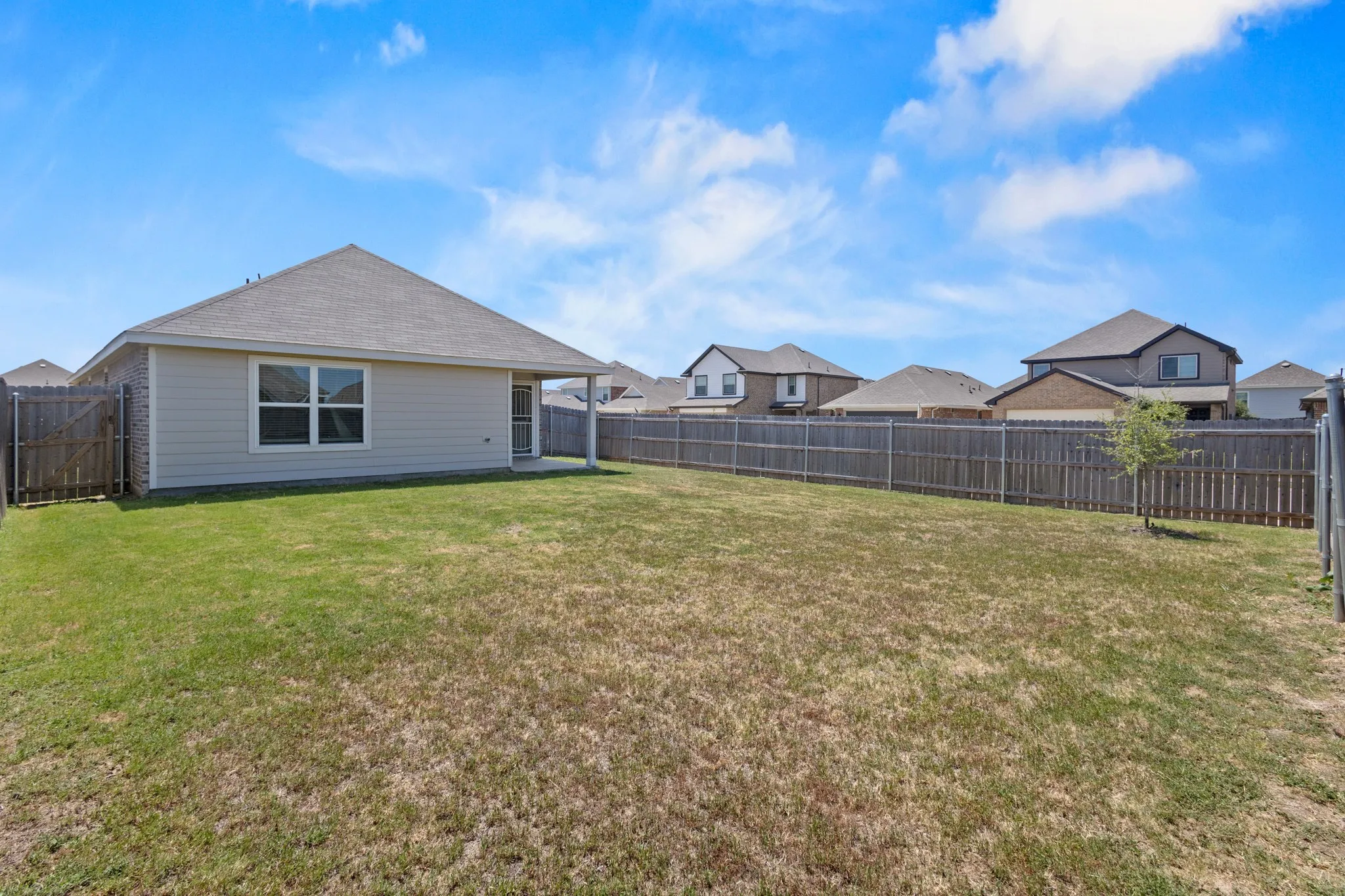Single Family Residence For Sale in Ellis County , 1600 Luke Street, Ennis, Texas 75119, 3 Bedroom, 2 Bathroom, 2 Garage spaces, 1,439 Sqft, built in 2023, mls#21357218, Real Estate Agent in Ennis, Homes For Sale in Ellis county, Homes For Sale in Ennis, Realtor in Ennis Texas, Real Estate Brokerage Independent Realty Texas, Luminita Cordes Realtor