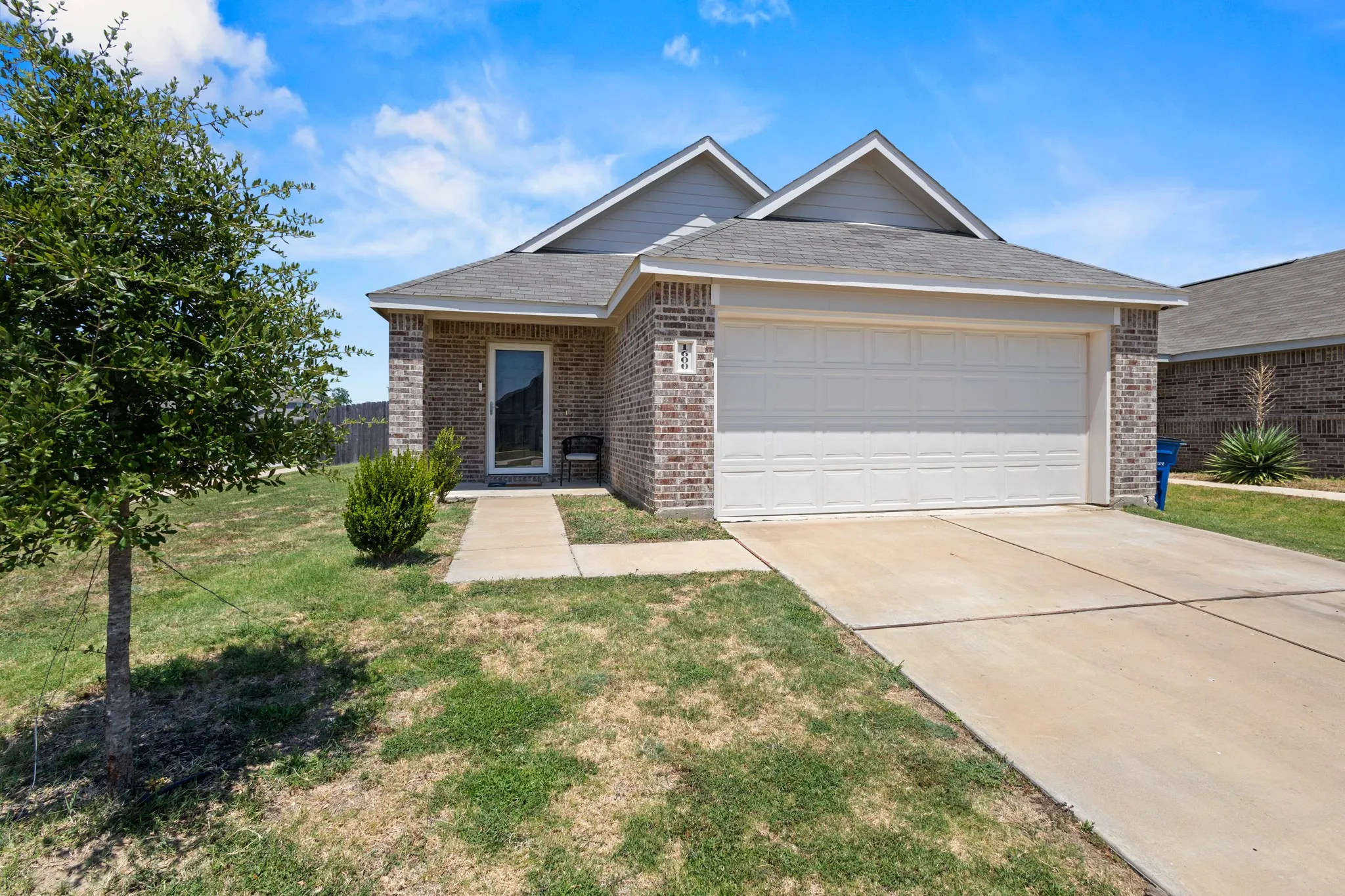 Single Family Residence For Sale in Ellis County , 1600 Luke Street, Ennis, Texas 75119, 3 Bedroom, 2 Bathroom, 2 Garage spaces, 1,439 Sqft, built in 2023, mls#21357218, Real Estate Agent in Ennis, Homes For Sale in Ellis county, Homes For Sale in Ennis, Realtor in Ennis Texas, Real Estate Brokerage Independent Realty Texas, Luminita Cordes Realtor