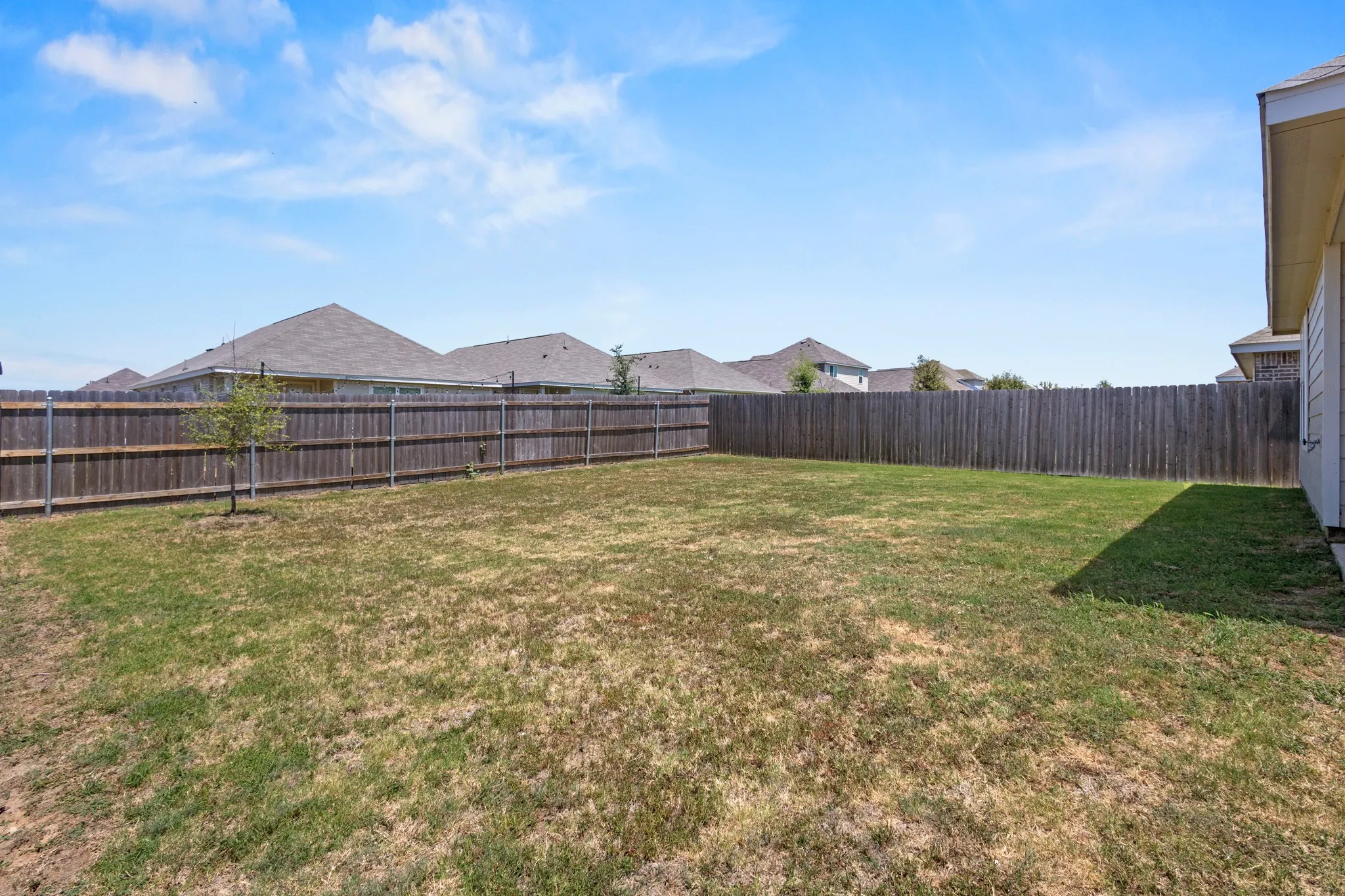 Single Family Residence For Sale in Ellis County , 1600 Luke Street, Ennis, Texas 75119, 3 Bedroom, 2 Bathroom, 2 Garage spaces, 1,439 Sqft, built in 2023, mls#21357218, Real Estate Agent in Ennis, Homes For Sale in Ellis county, Homes For Sale in Ennis, Realtor in Ennis Texas, Real Estate Brokerage Independent Realty Texas, Luminita Cordes Realtor
