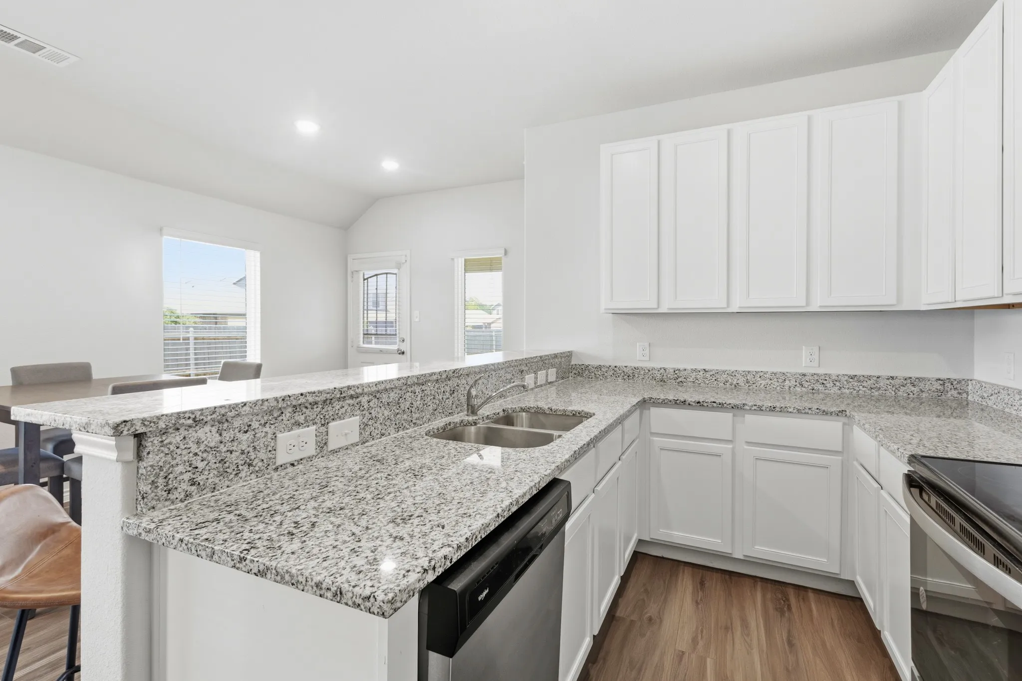 Single Family Residence For Sale in Ellis County , 1600 Luke Street, Ennis, Texas 75119, 3 Bedroom, 2 Bathroom, 2 Garage spaces, 1,439 Sqft, built in 2023, mls#21357218, Real Estate Agent in Ennis, Homes For Sale in Ellis county, Homes For Sale in Ennis, Realtor in Ennis Texas, Real Estate Brokerage Independent Realty Texas, Luminita Cordes Realtor