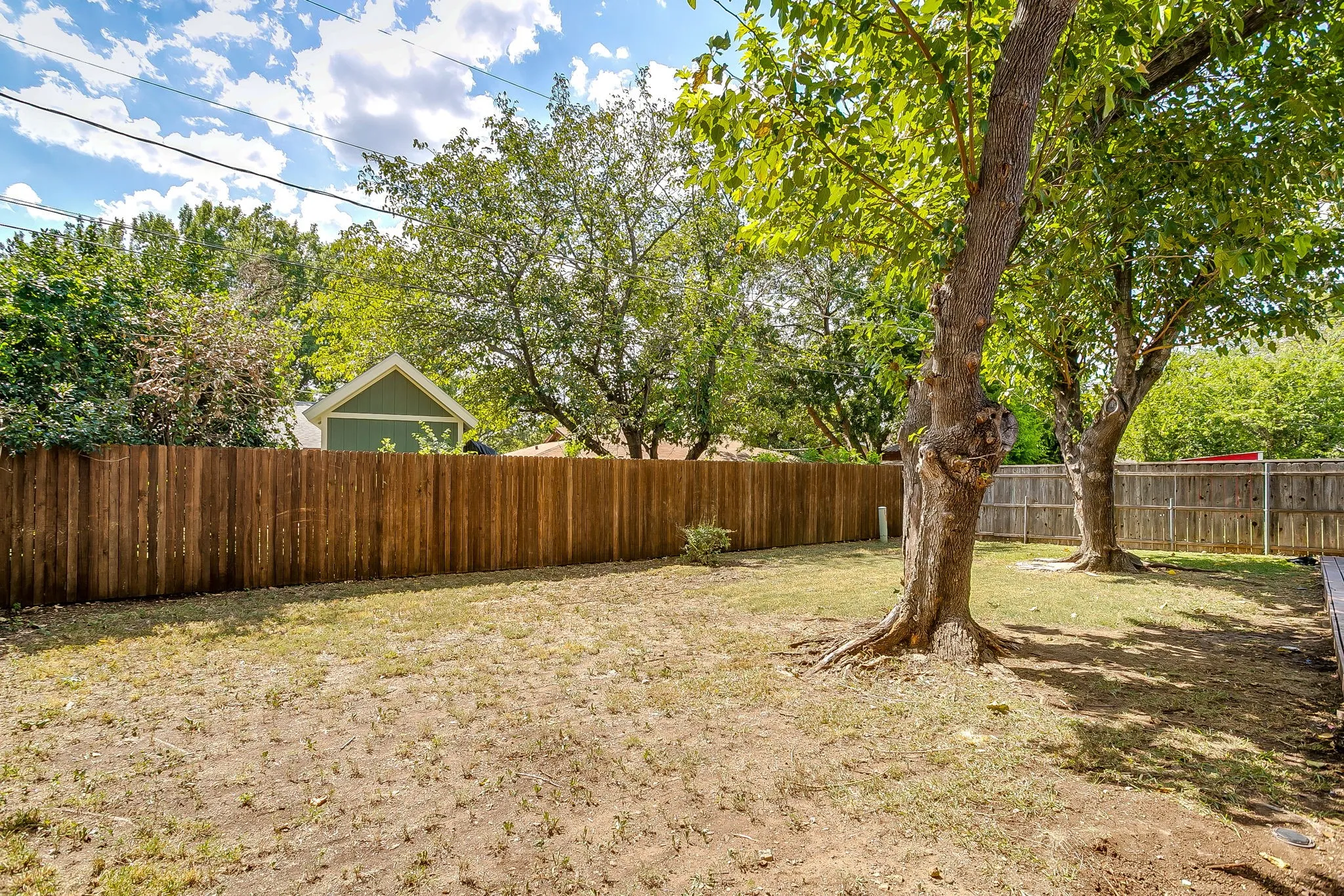 Single Family Residence For Sale in Tarrant County , 6709 Summit Ridge Drive, Watauga, Texas 76148, 4 Bedroom, 2 Bathroom, 2 Garage spaces, 1,791 Sqft, built in 1972, mls#21357219, Real Estate Agent in Watauga, Homes For Sale in Tarrant county, Homes For Sale in Watauga, Realtor in Watauga Texas, Real Estate Brokerage Independent Realty Texas, Luminita Cordes Realtor