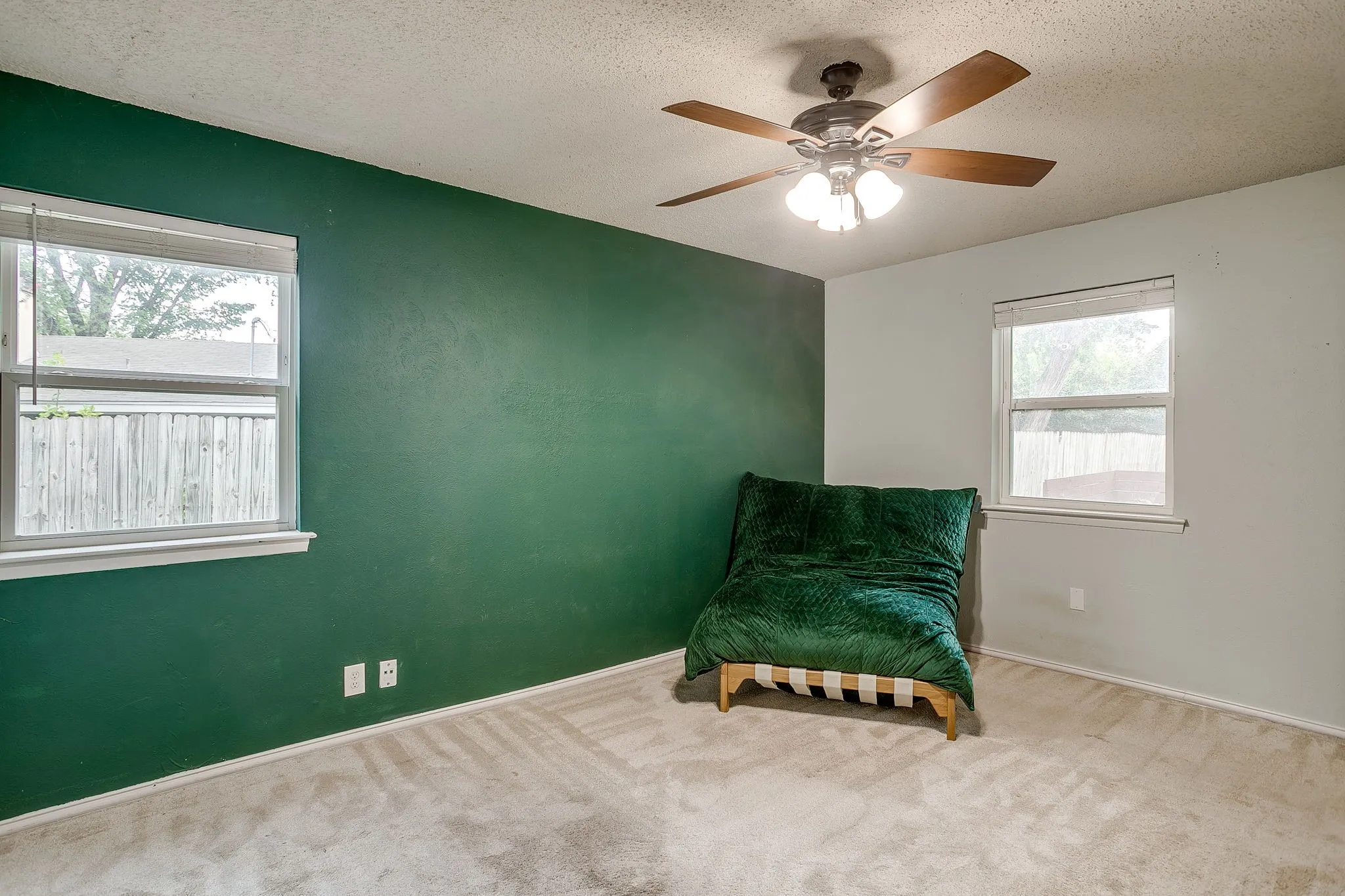 Single Family Residence For Sale in Tarrant County , 6709 Summit Ridge Drive, Watauga, Texas 76148, 4 Bedroom, 2 Bathroom, 2 Garage spaces, 1,791 Sqft, built in 1972, mls#21357219, Real Estate Agent in Watauga, Homes For Sale in Tarrant county, Homes For Sale in Watauga, Realtor in Watauga Texas, Real Estate Brokerage Independent Realty Texas, Luminita Cordes Realtor