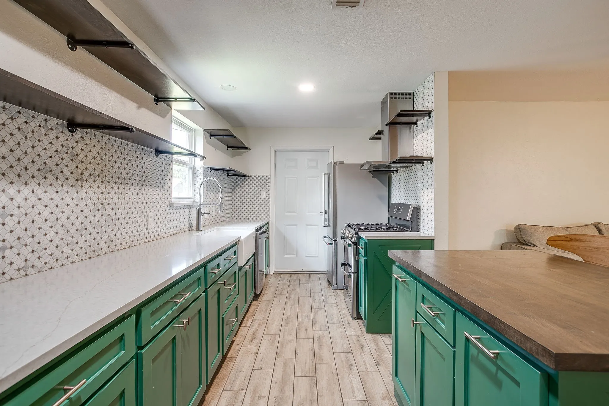 Single Family Residence For Sale in Tarrant County , 6709 Summit Ridge Drive, Watauga, Texas 76148, 4 Bedroom, 2 Bathroom, 2 Garage spaces, 1,791 Sqft, built in 1972, mls#21357219, Real Estate Agent in Watauga, Homes For Sale in Tarrant county, Homes For Sale in Watauga, Realtor in Watauga Texas, Real Estate Brokerage Independent Realty Texas, Luminita Cordes Realtor