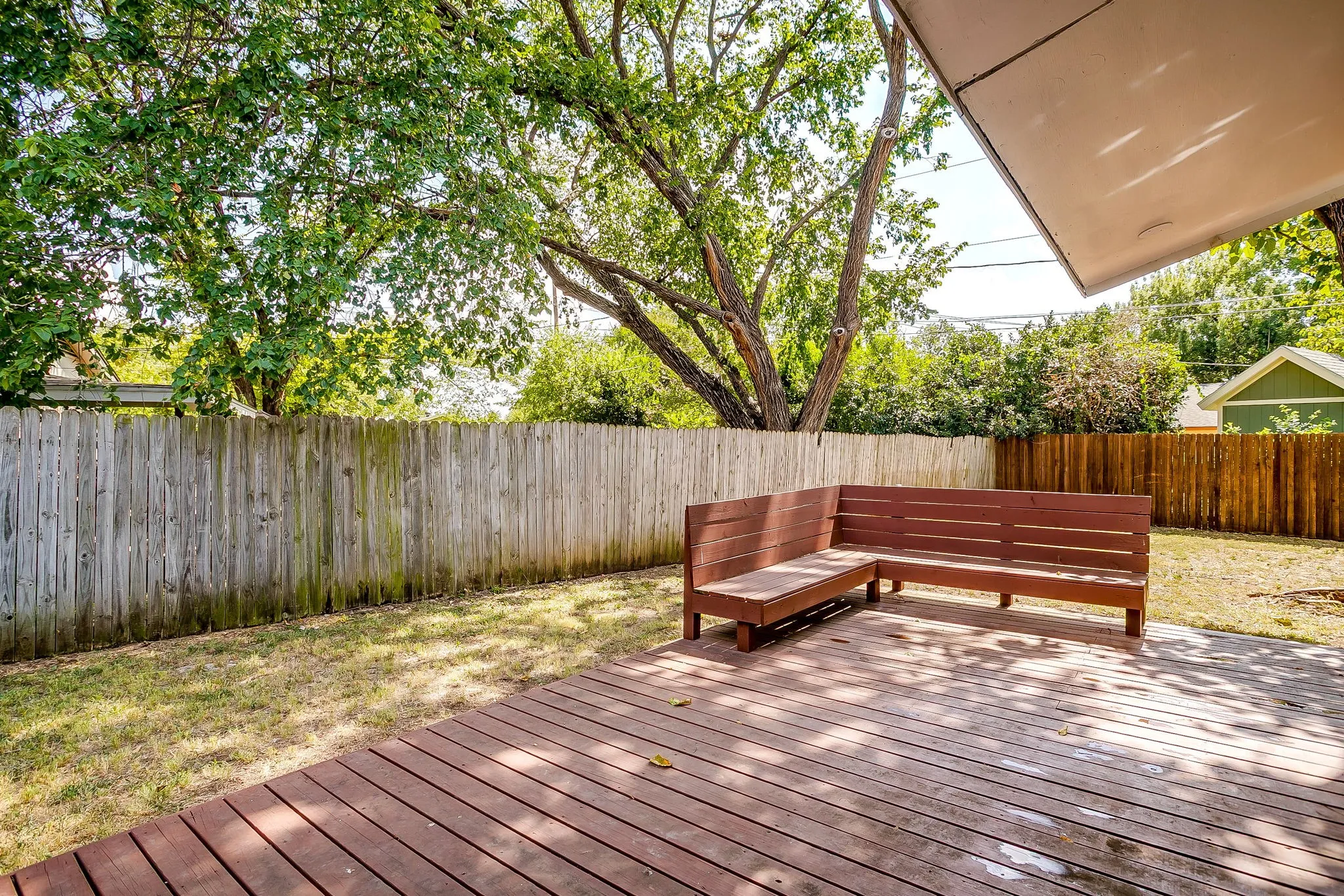 Single Family Residence For Sale in Tarrant County , 6709 Summit Ridge Drive, Watauga, Texas 76148, 4 Bedroom, 2 Bathroom, 2 Garage spaces, 1,791 Sqft, built in 1972, mls#21357219, Real Estate Agent in Watauga, Homes For Sale in Tarrant county, Homes For Sale in Watauga, Realtor in Watauga Texas, Real Estate Brokerage Independent Realty Texas, Luminita Cordes Realtor