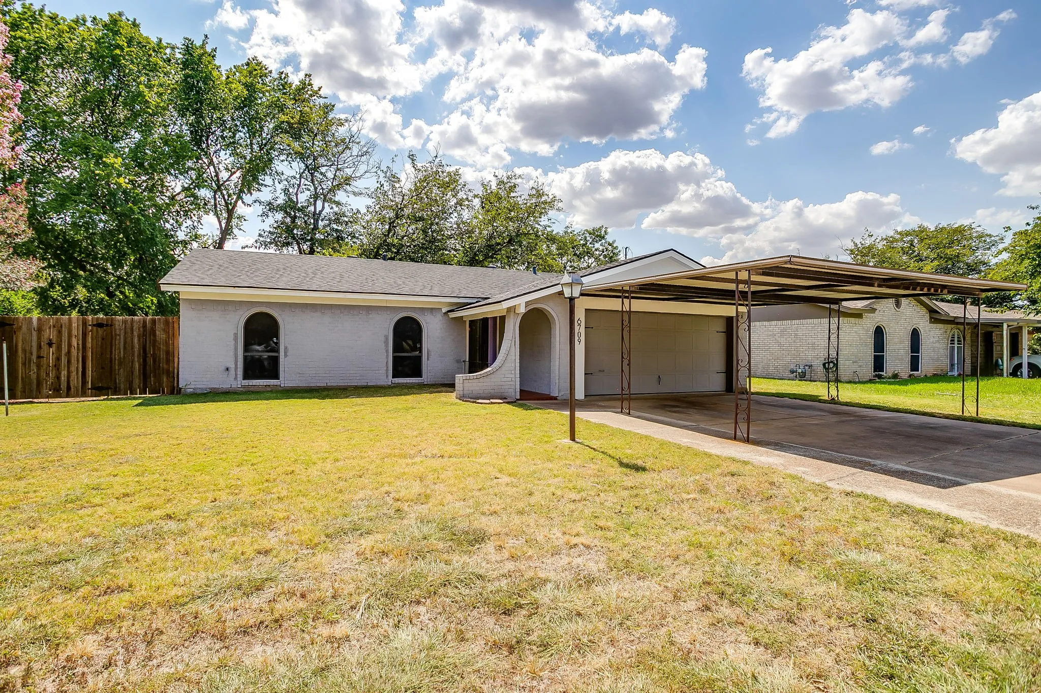 Single Family Residence For Sale in Tarrant County , 6709 Summit Ridge Drive, Watauga, Texas 76148, 4 Bedroom, 2 Bathroom, 2 Garage spaces, 1,791 Sqft, built in 1972, mls#21357219, Real Estate Agent in Watauga, Homes For Sale in Tarrant county, Homes For Sale in Watauga, Realtor in Watauga Texas, Real Estate Brokerage Independent Realty Texas, Luminita Cordes Realtor