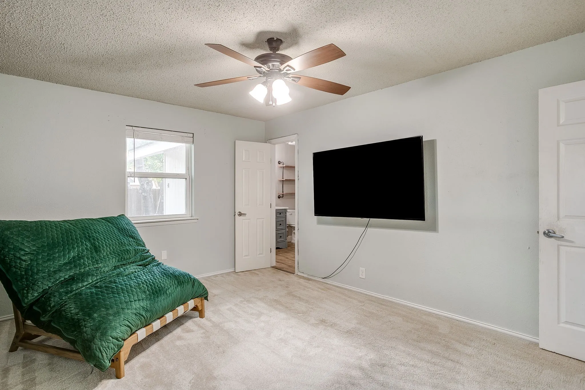 Single Family Residence For Sale in Tarrant County , 6709 Summit Ridge Drive, Watauga, Texas 76148, 4 Bedroom, 2 Bathroom, 2 Garage spaces, 1,791 Sqft, built in 1972, mls#21357219, Real Estate Agent in Watauga, Homes For Sale in Tarrant county, Homes For Sale in Watauga, Realtor in Watauga Texas, Real Estate Brokerage Independent Realty Texas, Luminita Cordes Realtor