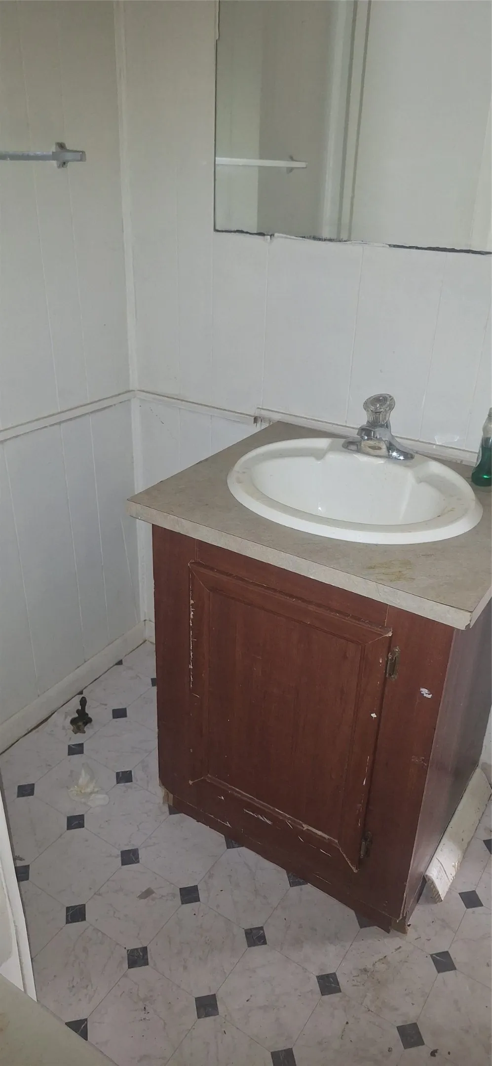 Single Family Residence For Sale in Limestone County , 2871 N Highway 14, Groesbeck, Texas 76642, 3 Bedroom, 1 Bathroom, Garage spaces, 1,218 Sqft, built in 1962, Price $179,000, mls#21356983, Real Estate Agent in Groesbeck, Homes For Sale in Limestone county, Homes For Sale in Groesbeck, Realtor in Groesbeck Texas, Real Estate Brokerage Independent Realty Texas, Luminita Cordes Realtor