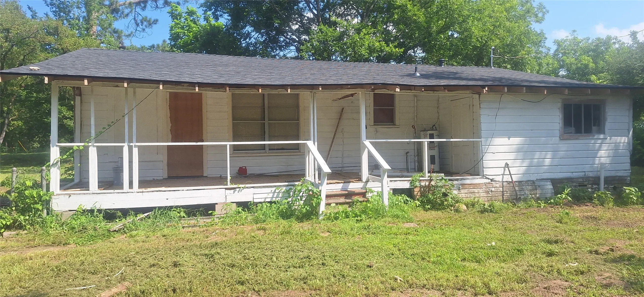 Single Family Residence For Sale in Limestone County , 2871 N Highway 14, Groesbeck, Texas 76642, 3 Bedroom, 1 Bathroom, Garage spaces, 1,218 Sqft, built in 1962, Price $179,000, mls#21356983, Real Estate Agent in Groesbeck, Homes For Sale in Limestone county, Homes For Sale in Groesbeck, Realtor in Groesbeck Texas, Real Estate Brokerage Independent Realty Texas, Luminita Cordes Realtor