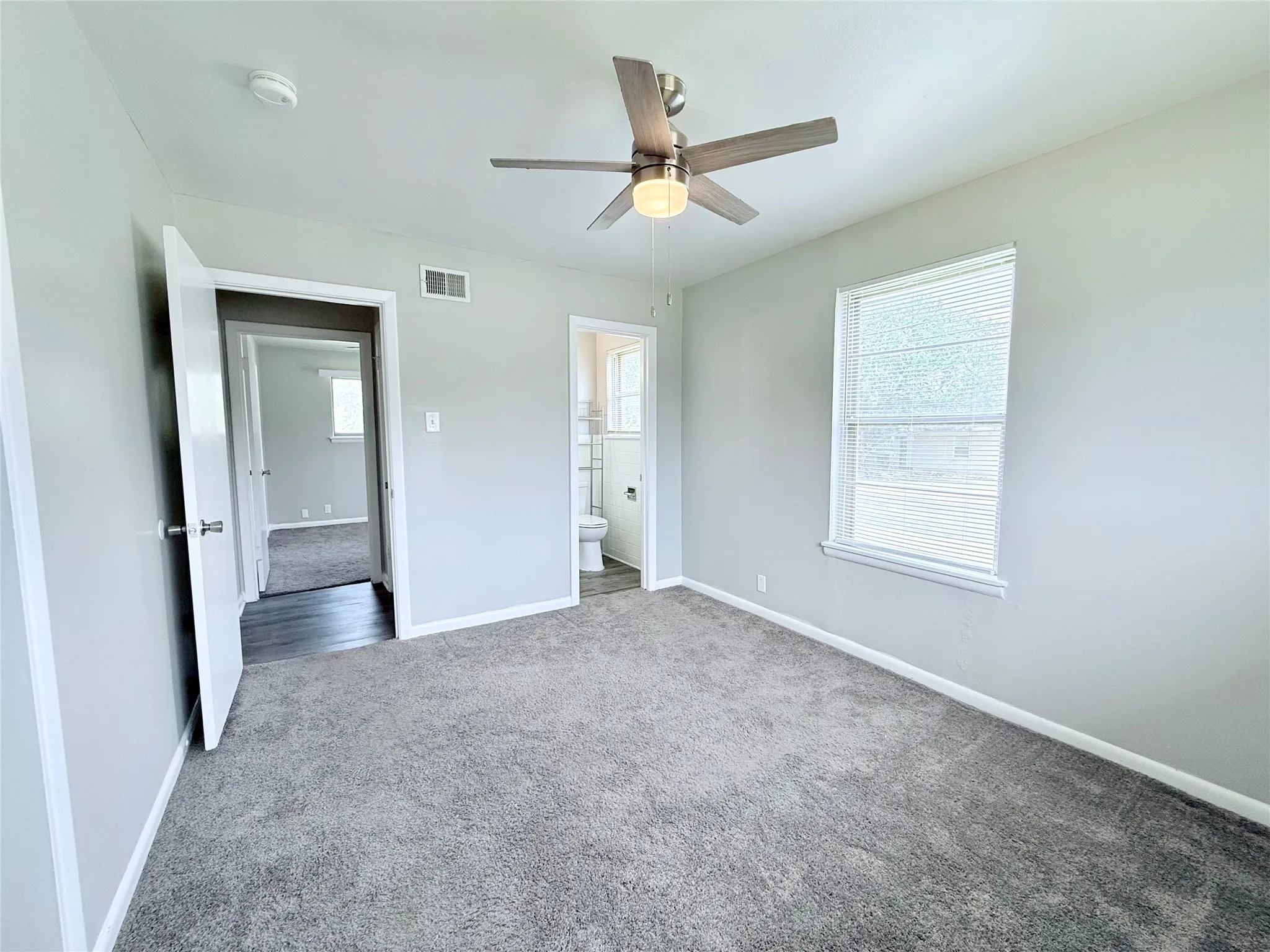 Single Family Residence For Rent in Grayson County , 401 W Lamberth Road, Sherman, Texas 75092, 3 Bedroom, 2 Bathroom, 1 Garage spaces, 1,640 Sqft, built in 1955, mls#21357241, Real Estate Agent in Sherman, Homes For Rent in Grayson county, Homes For Rent in Sherman, Realtor in Sherman Texas, Real Estate Brokerage Independent Realty Texas, Luminita Cordes Realtor