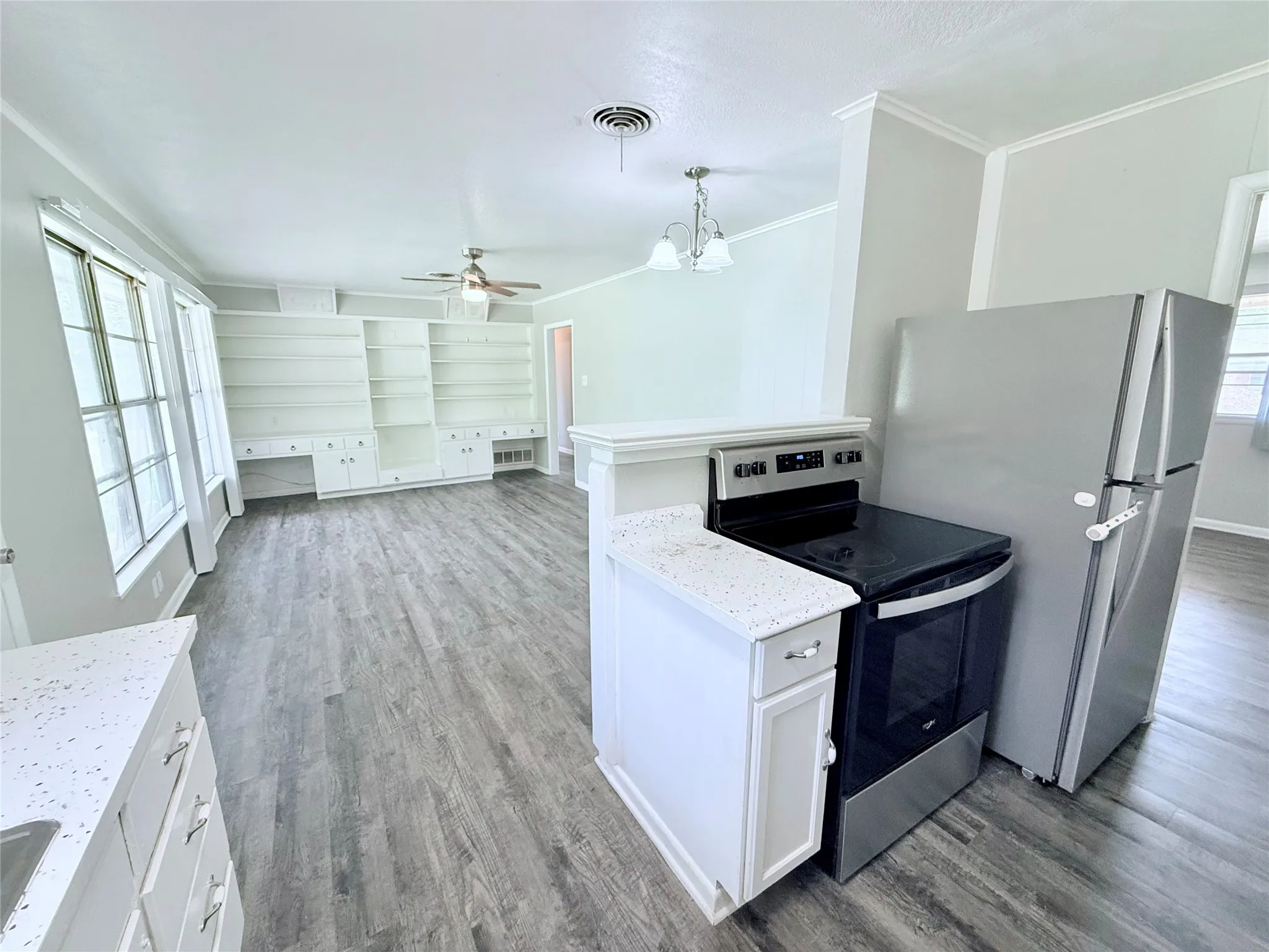 Single Family Residence For Rent in Grayson County , 401 W Lamberth Road, Sherman, Texas 75092, 3 Bedroom, 2 Bathroom, 1 Garage spaces, 1,640 Sqft, built in 1955, mls#21357241, Real Estate Agent in Sherman, Homes For Rent in Grayson county, Homes For Rent in Sherman, Realtor in Sherman Texas, Real Estate Brokerage Independent Realty Texas, Luminita Cordes Realtor