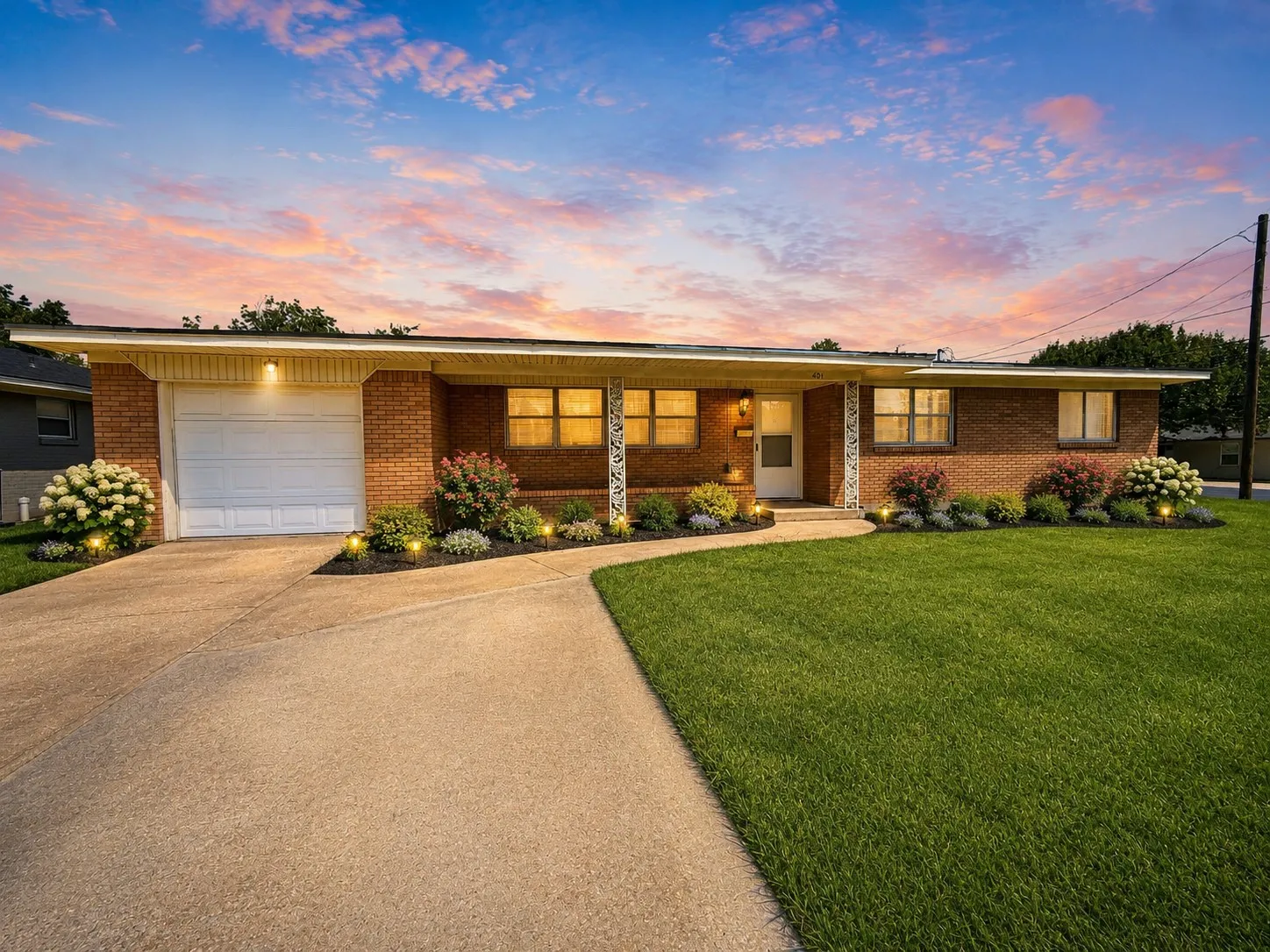 Single Family Residence For Rent in Grayson County , 401 W Lamberth Road, Sherman, Texas 75092, 3 Bedroom, 2 Bathroom, 1 Garage spaces, 1,640 Sqft, built in 1955, mls#21357241, Real Estate Agent in Sherman, Homes For Rent in Grayson county, Homes For Rent in Sherman, Realtor in Sherman Texas, Real Estate Brokerage Independent Realty Texas, Luminita Cordes Realtor