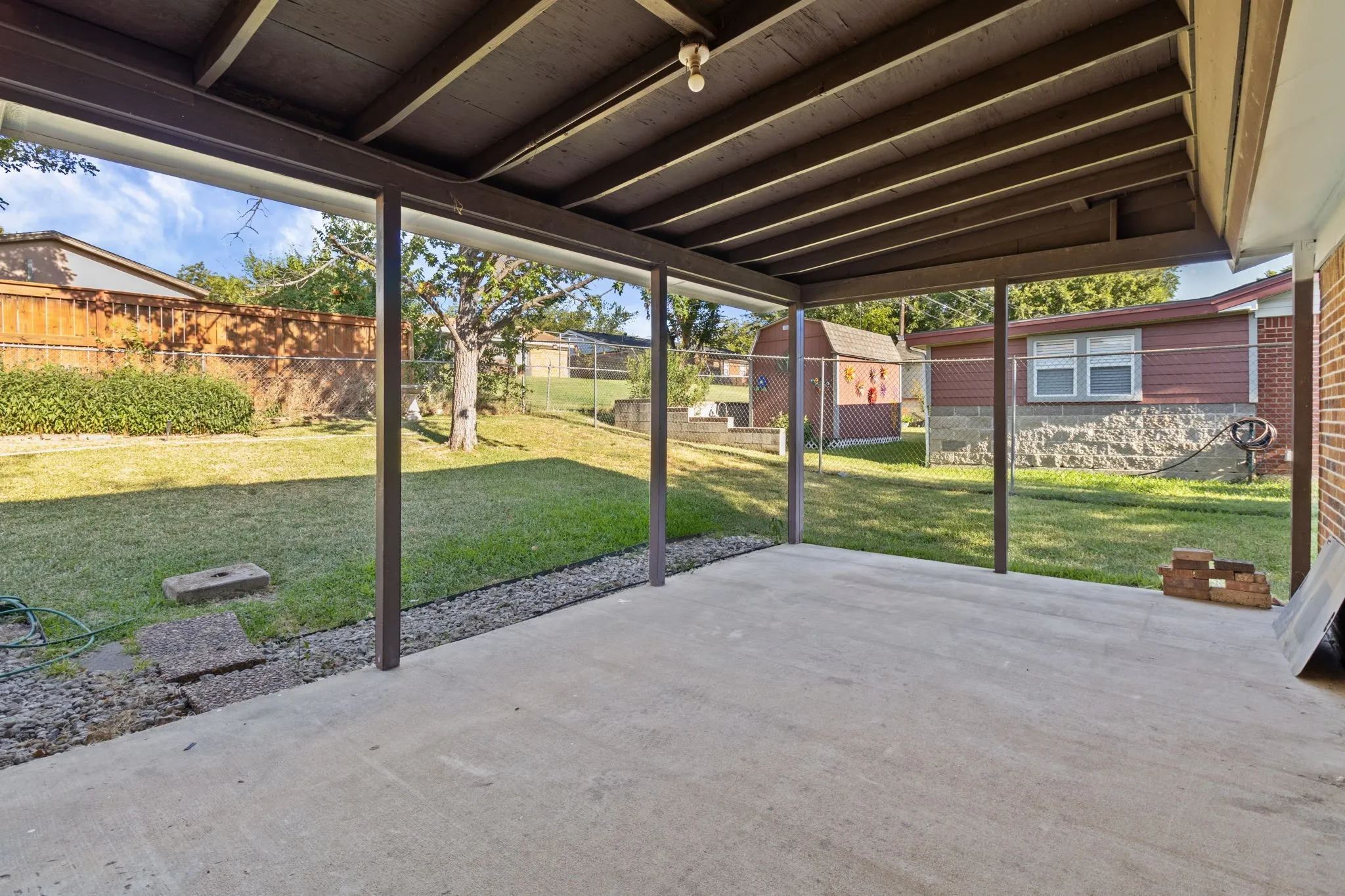 Single Family Residence For Sale in Tarrant County , 840 Comal Avenue, White Settlement, Texas 76108, 3 Bedroom, 2 Bathroom, 1 Garage spaces, 1,459 Sqft, built in 1963, mls#21354997, Real Estate Agent in White Settlement, Homes For Sale in Tarrant county, Homes For Sale in White Settlement, Realtor in White Settlement Texas, Real Estate Brokerage Independent Realty Texas, Luminita Cordes Realtor