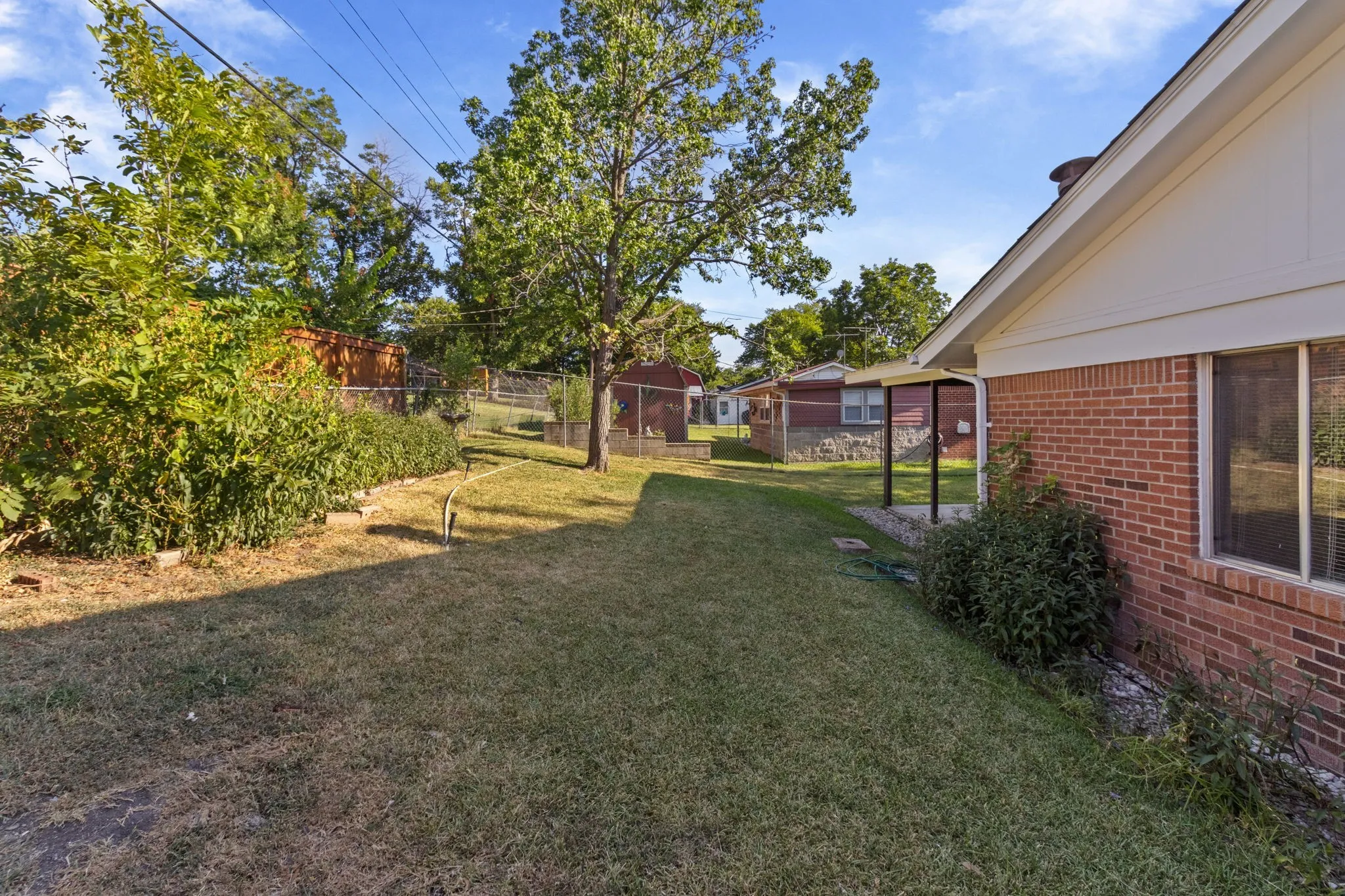 Single Family Residence For Sale in Tarrant County , 840 Comal Avenue, White Settlement, Texas 76108, 3 Bedroom, 2 Bathroom, 1 Garage spaces, 1,459 Sqft, built in 1963, mls#21354997, Real Estate Agent in White Settlement, Homes For Sale in Tarrant county, Homes For Sale in White Settlement, Realtor in White Settlement Texas, Real Estate Brokerage Independent Realty Texas, Luminita Cordes Realtor