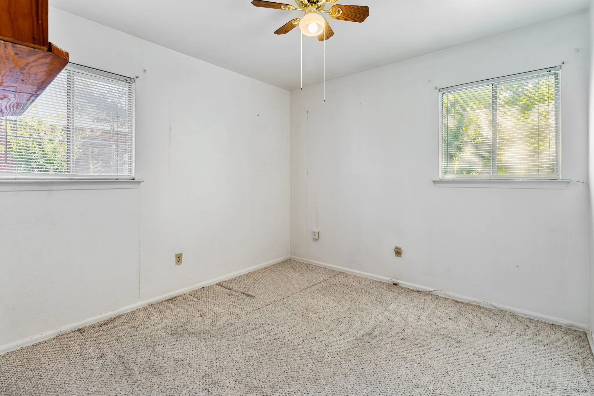 Single Family Residence For Sale in Tarrant County , 840 Comal Avenue, White Settlement, Texas 76108, 3 Bedroom, 2 Bathroom, 1 Garage spaces, 1,459 Sqft, built in 1963, mls#21354997, Real Estate Agent in White Settlement, Homes For Sale in Tarrant county, Homes For Sale in White Settlement, Realtor in White Settlement Texas, Real Estate Brokerage Independent Realty Texas, Luminita Cordes Realtor