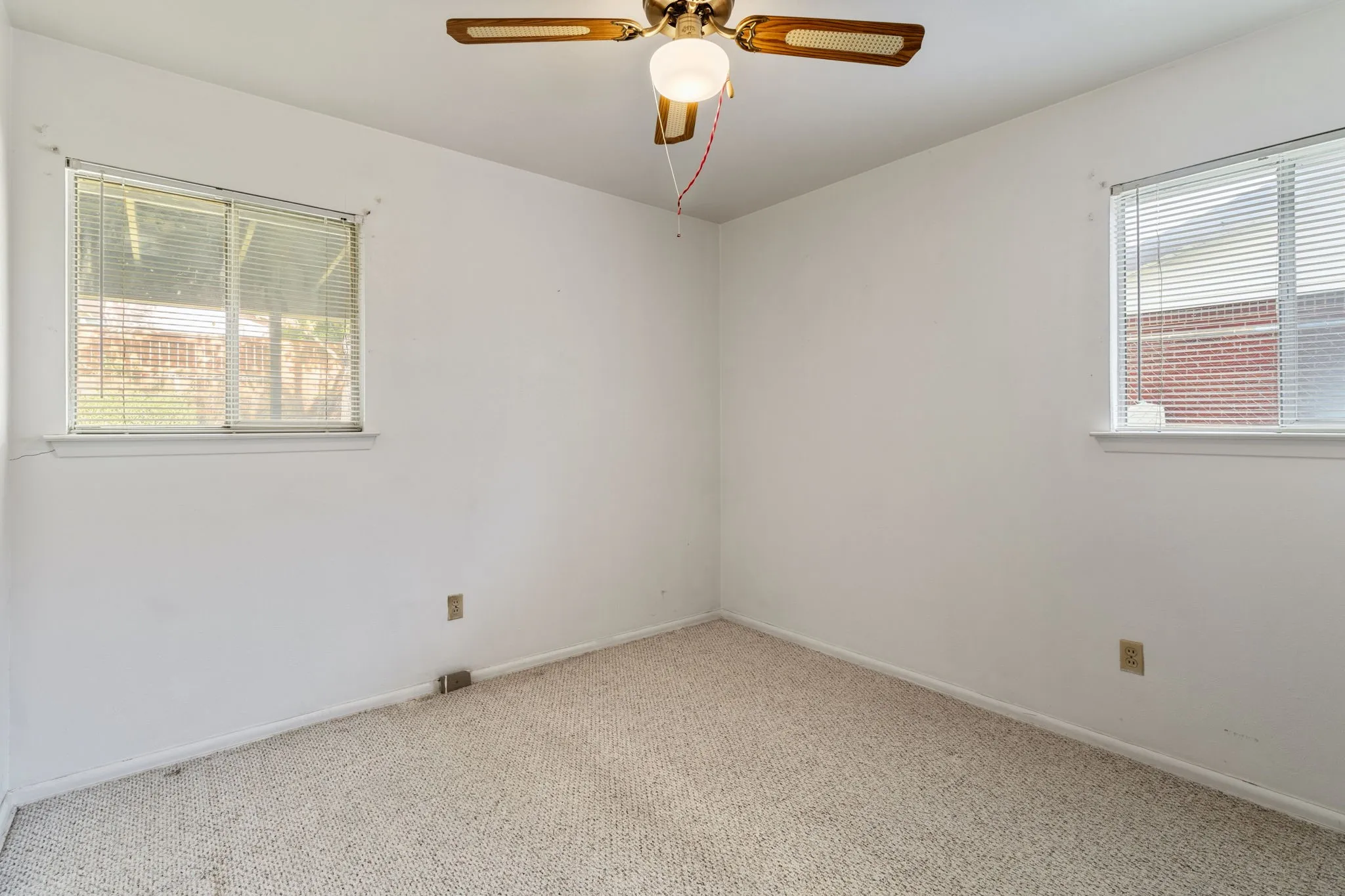 Single Family Residence For Sale in Tarrant County , 840 Comal Avenue, White Settlement, Texas 76108, 3 Bedroom, 2 Bathroom, 1 Garage spaces, 1,459 Sqft, built in 1963, mls#21354997, Real Estate Agent in White Settlement, Homes For Sale in Tarrant county, Homes For Sale in White Settlement, Realtor in White Settlement Texas, Real Estate Brokerage Independent Realty Texas, Luminita Cordes Realtor