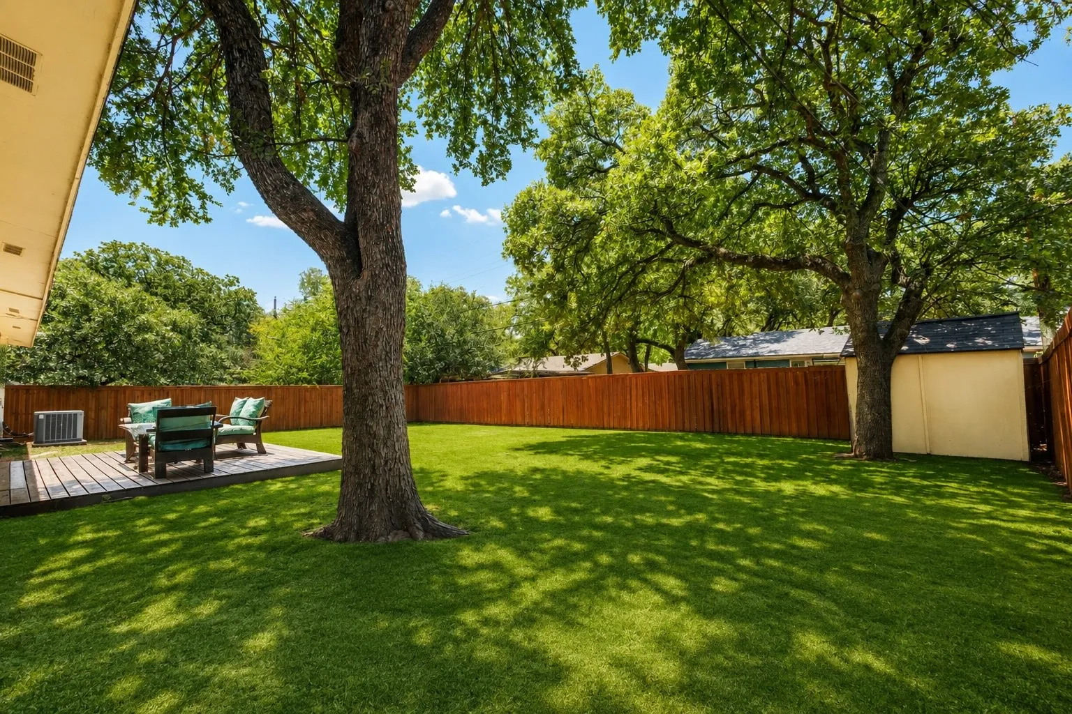 Single Family Residence For Sale in Tarrant County , 64 Somerset Terrace, Bedford, Texas 76022, 3 Bedroom, 2 Bathroom, 2 Garage spaces, 1,363 Sqft, built in 1959, mls#21357117, Real Estate Agent in Bedford, Homes For Sale in Tarrant county, Homes For Sale in Bedford, Realtor in Bedford Texas, Real Estate Brokerage Independent Realty Texas, Luminita Cordes Realtor