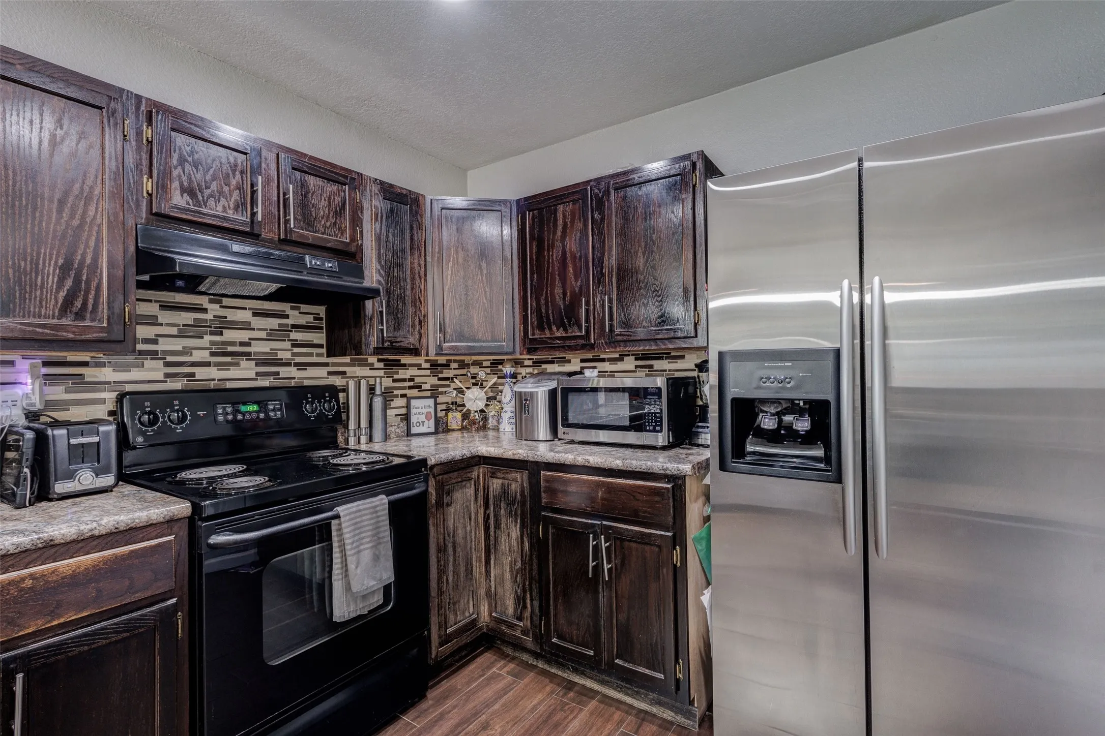 Single Family Residence For Sale in Tarrant County , 64 Somerset Terrace, Bedford, Texas 76022, 3 Bedroom, 2 Bathroom, 2 Garage spaces, 1,363 Sqft, built in 1959, mls#21357117, Real Estate Agent in Bedford, Homes For Sale in Tarrant county, Homes For Sale in Bedford, Realtor in Bedford Texas, Real Estate Brokerage Independent Realty Texas, Luminita Cordes Realtor