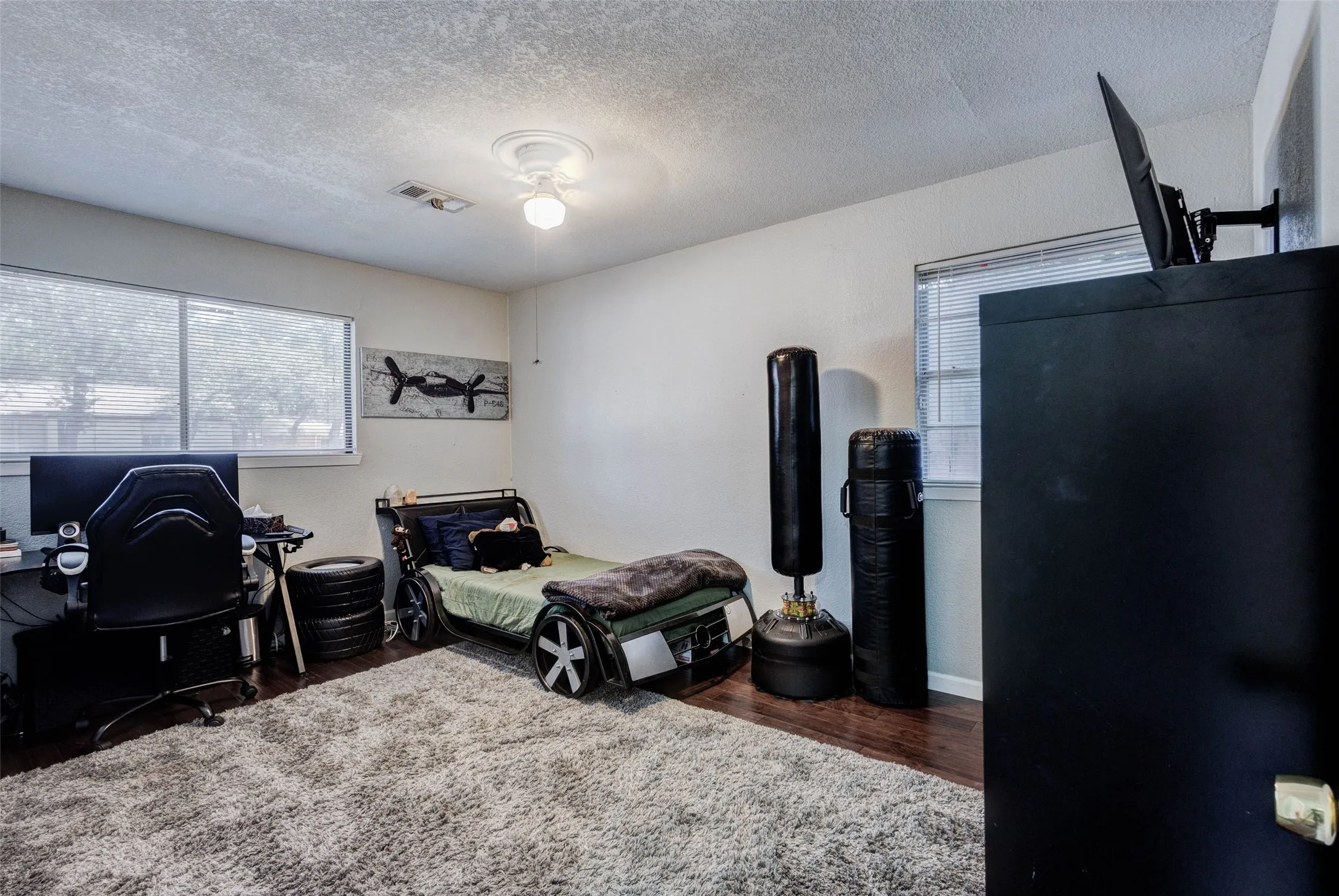 Single Family Residence For Sale in Tarrant County , 64 Somerset Terrace, Bedford, Texas 76022, 3 Bedroom, 2 Bathroom, 2 Garage spaces, 1,363 Sqft, built in 1959, mls#21357117, Real Estate Agent in Bedford, Homes For Sale in Tarrant county, Homes For Sale in Bedford, Realtor in Bedford Texas, Real Estate Brokerage Independent Realty Texas, Luminita Cordes Realtor