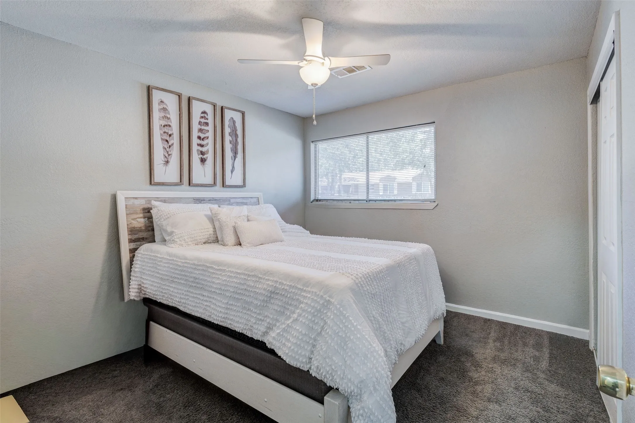 Single Family Residence For Sale in Tarrant County , 64 Somerset Terrace, Bedford, Texas 76022, 3 Bedroom, 2 Bathroom, 2 Garage spaces, 1,363 Sqft, built in 1959, mls#21357117, Real Estate Agent in Bedford, Homes For Sale in Tarrant county, Homes For Sale in Bedford, Realtor in Bedford Texas, Real Estate Brokerage Independent Realty Texas, Luminita Cordes Realtor
