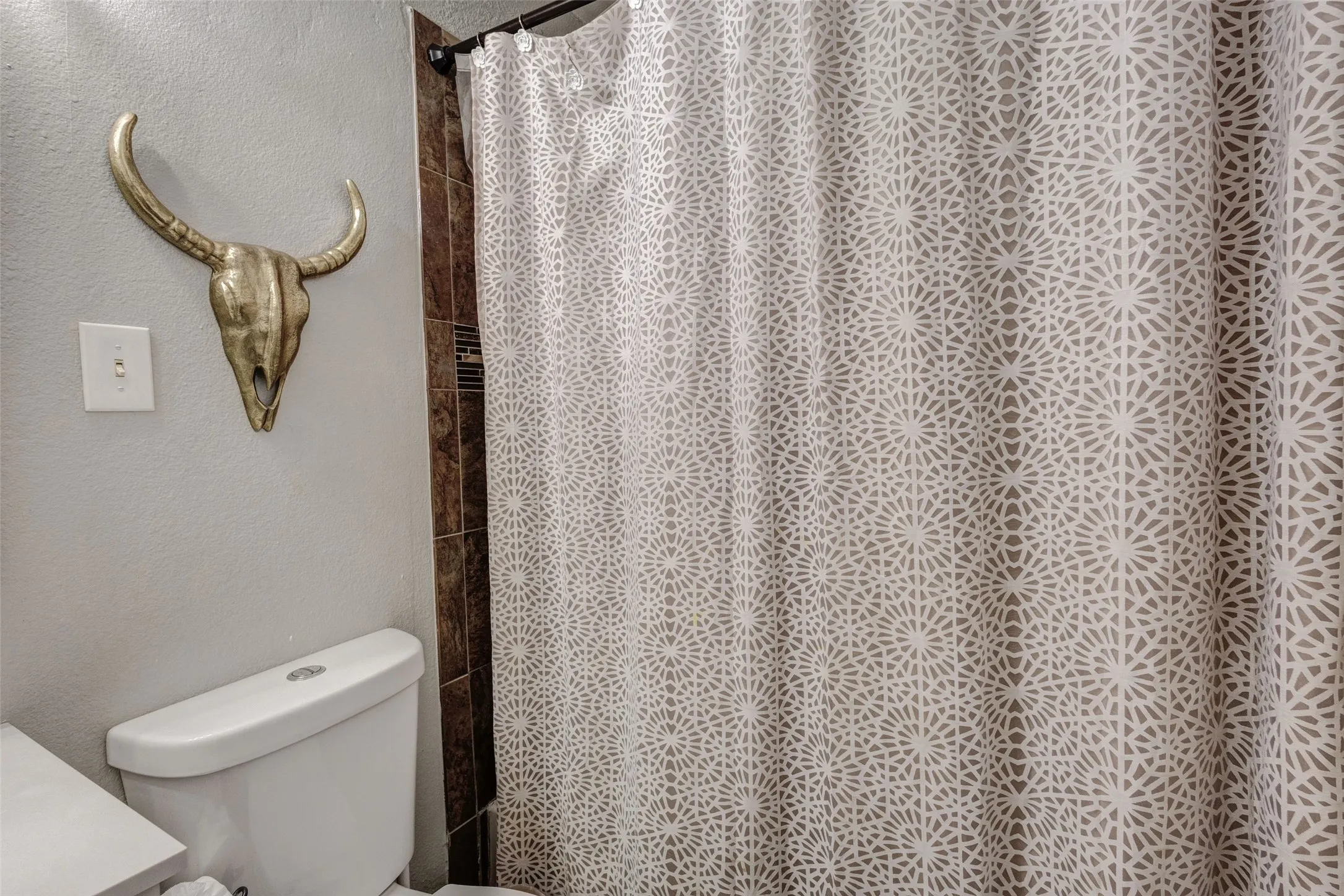 Single Family Residence For Sale in Tarrant County , 64 Somerset Terrace, Bedford, Texas 76022, 3 Bedroom, 2 Bathroom, 2 Garage spaces, 1,363 Sqft, built in 1959, mls#21357117, Real Estate Agent in Bedford, Homes For Sale in Tarrant county, Homes For Sale in Bedford, Realtor in Bedford Texas, Real Estate Brokerage Independent Realty Texas, Luminita Cordes Realtor