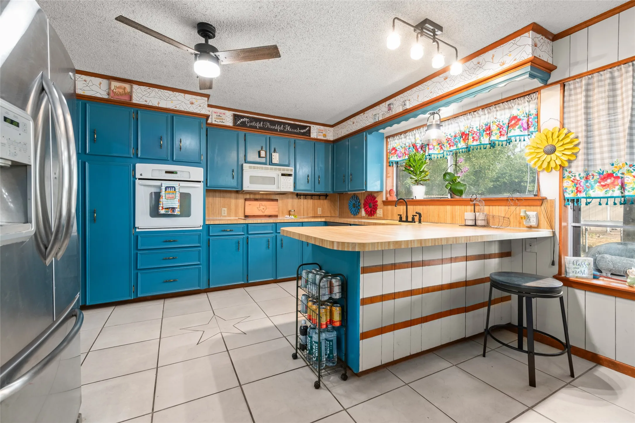 Single Family Residence For Sale in Taylor County , 1017 Chriswood Drive, Abilene, Texas 79601, 3 Bedroom, 2 Bathroom, 2 Garage spaces, 1,735 Sqft, built in 1976, mls#21357192, Real Estate Agent in Abilene, Homes For Sale in Taylor county, Homes For Sale in Abilene, Realtor in Abilene Texas, Real Estate Brokerage Independent Realty Texas, Luminita Cordes Realtor