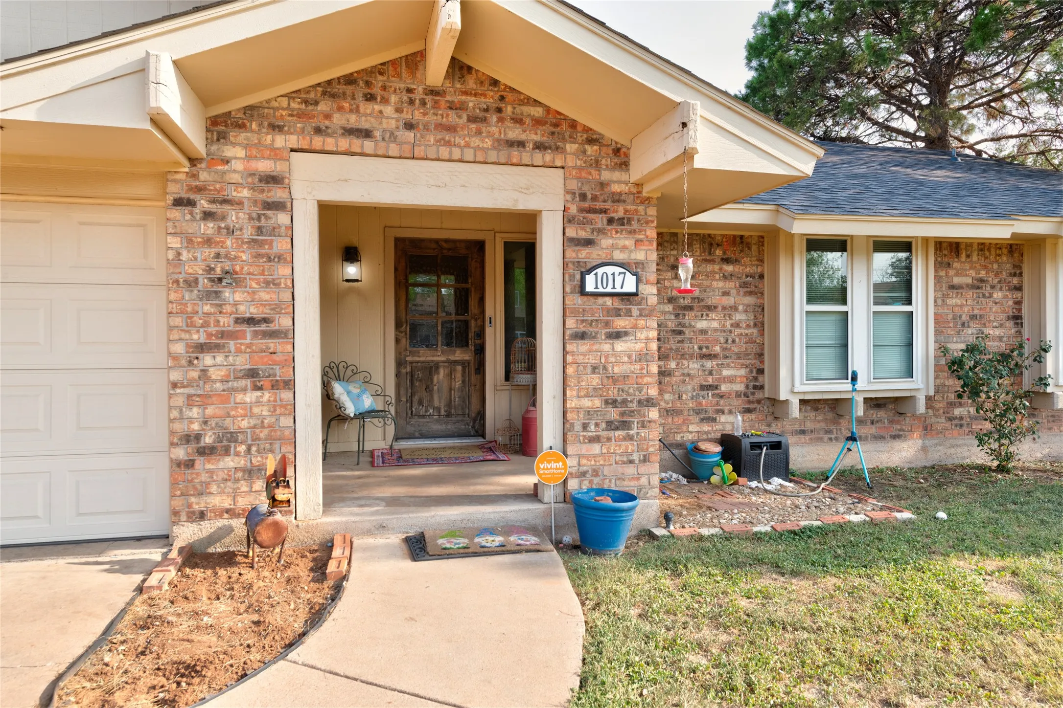 Single Family Residence For Sale in Taylor County , 1017 Chriswood Drive, Abilene, Texas 79601, 3 Bedroom, 2 Bathroom, 2 Garage spaces, 1,735 Sqft, built in 1976, mls#21357192, Real Estate Agent in Abilene, Homes For Sale in Taylor county, Homes For Sale in Abilene, Realtor in Abilene Texas, Real Estate Brokerage Independent Realty Texas, Luminita Cordes Realtor