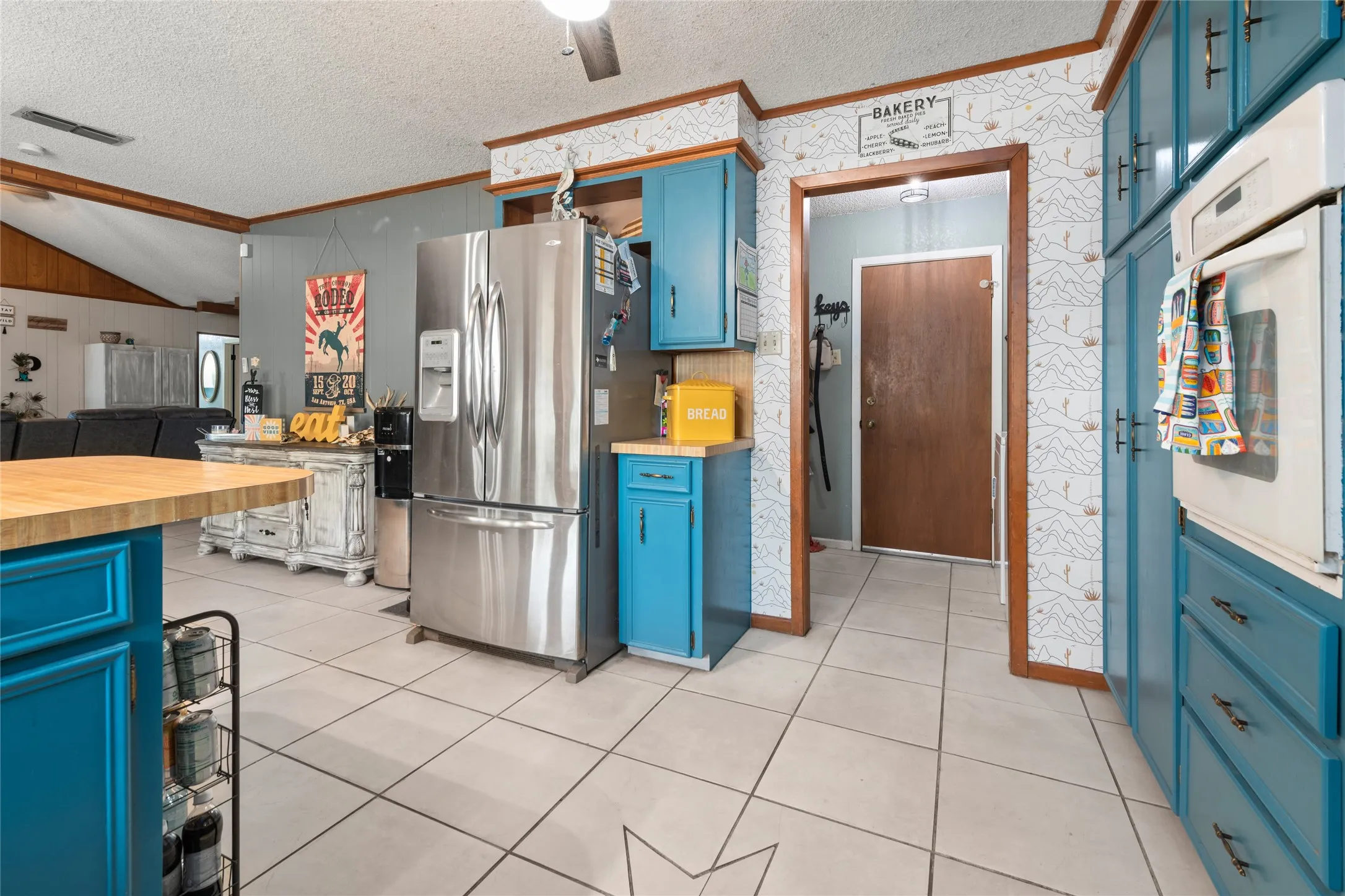 Single Family Residence For Sale in Taylor County , 1017 Chriswood Drive, Abilene, Texas 79601, 3 Bedroom, 2 Bathroom, 2 Garage spaces, 1,735 Sqft, built in 1976, mls#21357192, Real Estate Agent in Abilene, Homes For Sale in Taylor county, Homes For Sale in Abilene, Realtor in Abilene Texas, Real Estate Brokerage Independent Realty Texas, Luminita Cordes Realtor