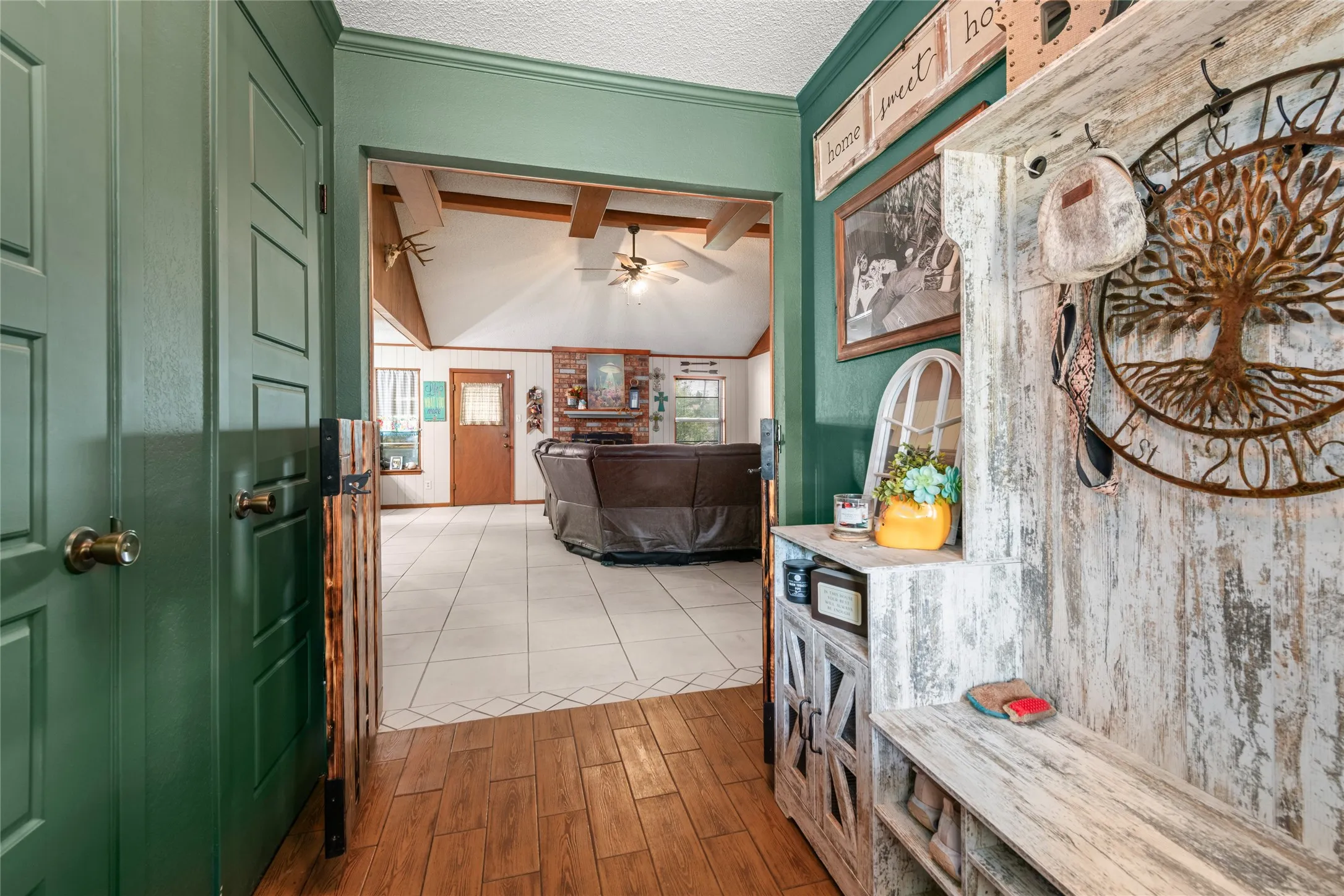 Single Family Residence For Sale in Taylor County , 1017 Chriswood Drive, Abilene, Texas 79601, 3 Bedroom, 2 Bathroom, 2 Garage spaces, 1,735 Sqft, built in 1976, mls#21357192, Real Estate Agent in Abilene, Homes For Sale in Taylor county, Homes For Sale in Abilene, Realtor in Abilene Texas, Real Estate Brokerage Independent Realty Texas, Luminita Cordes Realtor