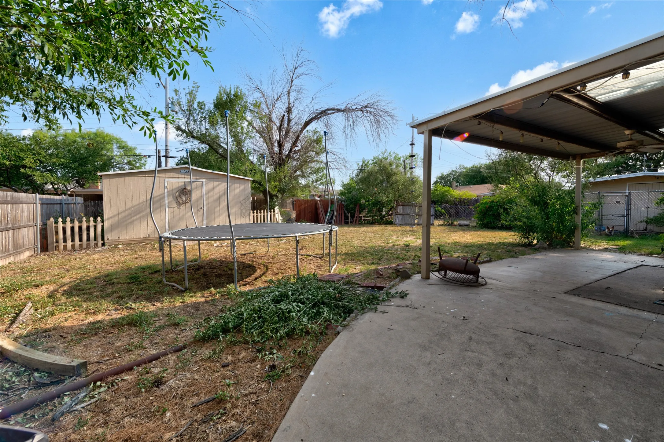Single Family Residence For Sale in Taylor County , 1017 Chriswood Drive, Abilene, Texas 79601, 3 Bedroom, 2 Bathroom, 2 Garage spaces, 1,735 Sqft, built in 1976, mls#21357192, Real Estate Agent in Abilene, Homes For Sale in Taylor county, Homes For Sale in Abilene, Realtor in Abilene Texas, Real Estate Brokerage Independent Realty Texas, Luminita Cordes Realtor