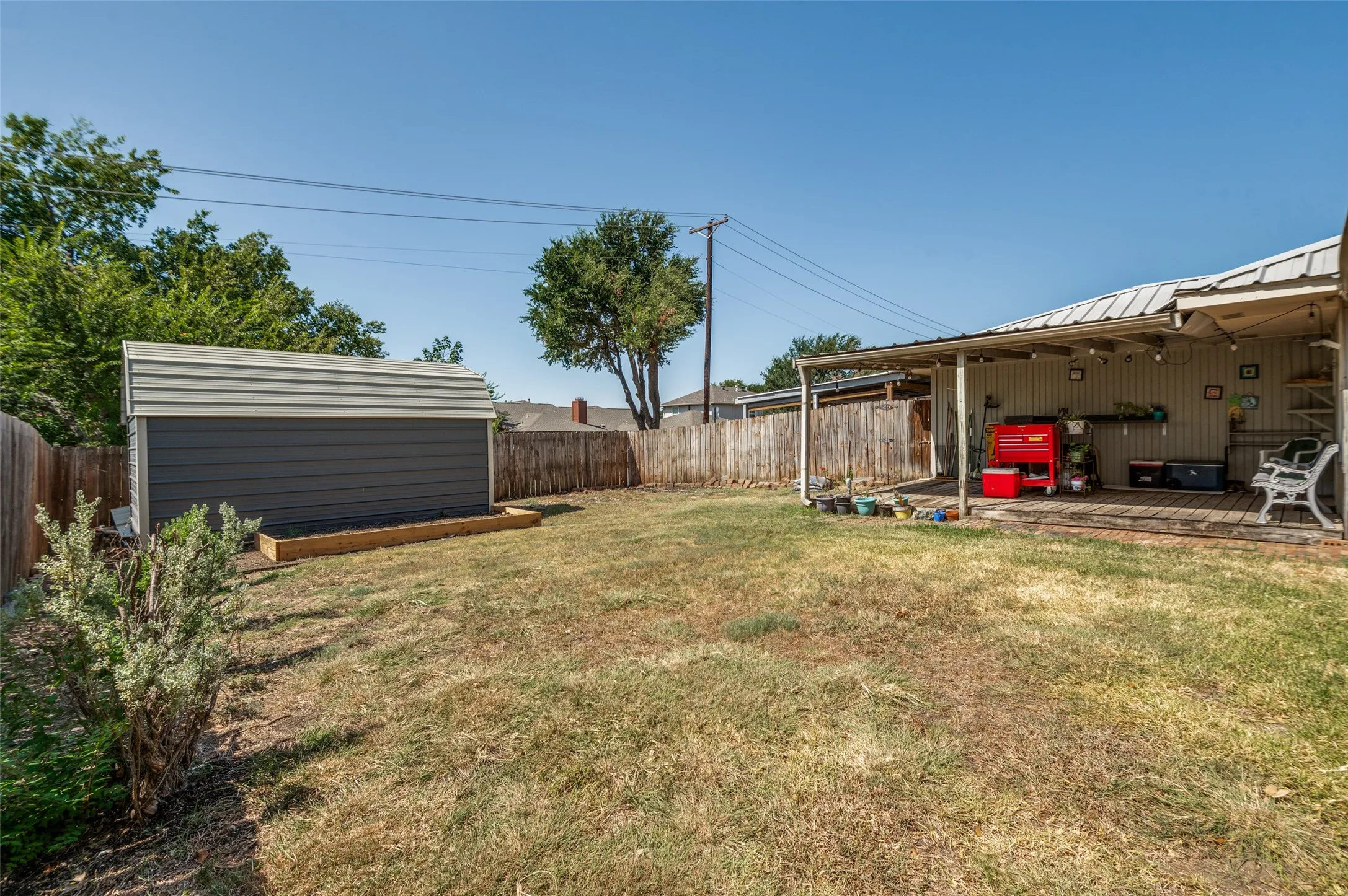 Single Family Residence For Sale in Denton County , 2006 E Branch Hollow Drive, Carrollton, Texas 75007, 4 Bedroom, 2 Bathroom, Garage spaces, 1,930 Sqft, built in 1984, mls#21357234, Real Estate Agent in Carrollton, Homes For Sale in Denton county, Homes For Sale in Carrollton, Realtor in Carrollton Texas, Real Estate Brokerage Independent Realty Texas, Luminita Cordes Realtor