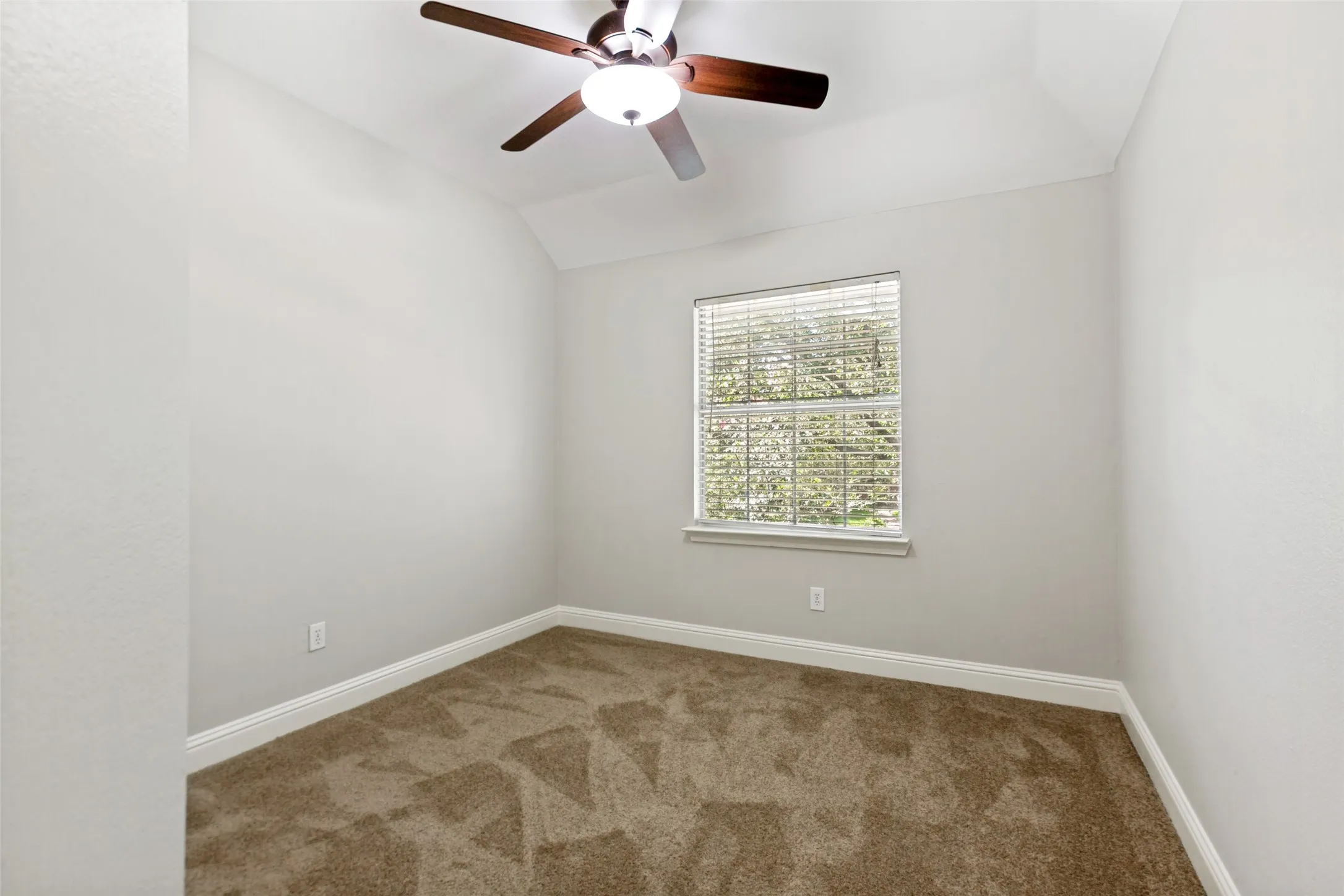 Single Family Residence For Sale in Collin County , 1013 Alameda Court, Allen, Texas 75013, 4 Bedroom, 3 Bathroom, 2 Garage spaces, 2,626 Sqft, built in 1993, mls#21357246, Real Estate Agent in Allen, Homes For Sale in Collin county, Homes For Sale in Allen, Realtor in Allen Texas, Real Estate Brokerage Independent Realty Texas, Luminita Cordes Realtor