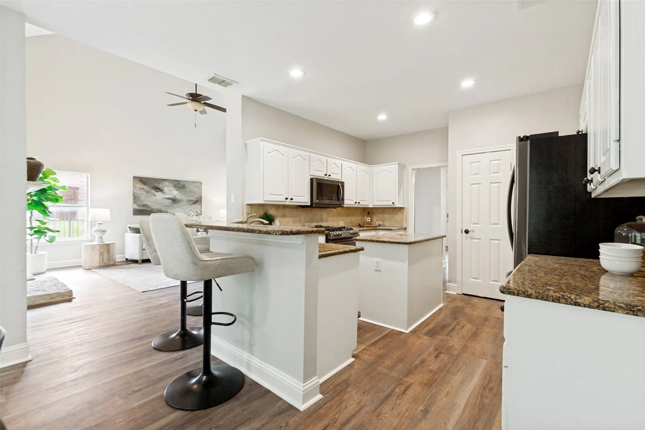 Single Family Residence For Sale in Collin County , 1013 Alameda Court, Allen, Texas 75013, 4 Bedroom, 3 Bathroom, 2 Garage spaces, 2,626 Sqft, built in 1993, mls#21357246, Real Estate Agent in Allen, Homes For Sale in Collin county, Homes For Sale in Allen, Realtor in Allen Texas, Real Estate Brokerage Independent Realty Texas, Luminita Cordes Realtor