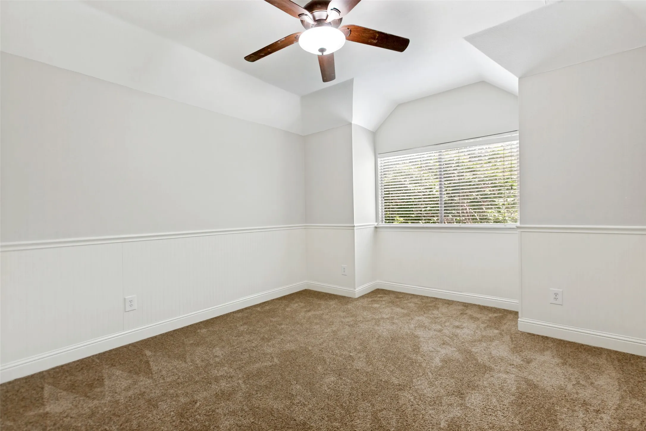 Single Family Residence For Sale in Collin County , 1013 Alameda Court, Allen, Texas 75013, 4 Bedroom, 3 Bathroom, 2 Garage spaces, 2,626 Sqft, built in 1993, mls#21357246, Real Estate Agent in Allen, Homes For Sale in Collin county, Homes For Sale in Allen, Realtor in Allen Texas, Real Estate Brokerage Independent Realty Texas, Luminita Cordes Realtor