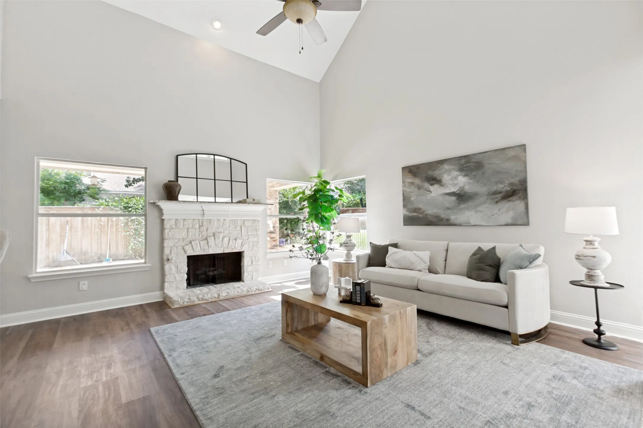 Beautiful Austin Stone effect makes this a homey setting!  Snuggle up and Stay Awhile!