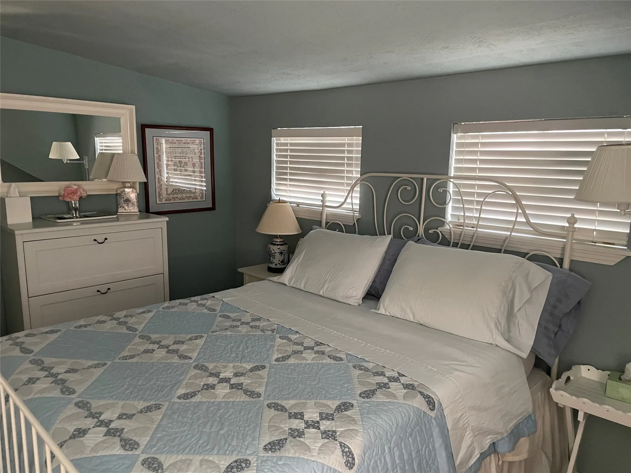 Single Family Residence For Sale in Dallas County , 5115 Stanford Avenue, Dallas, Texas 75209, 3 Bedroom, 2 Bathroom, 1 Garage spaces, 1,832 Sqft, built in 1939, mls#21357229, Real Estate Agent in Dallas, Homes For Sale in Dallas county, Homes For Sale in Dallas, Realtor in Dallas Texas, Real Estate Brokerage Independent Realty Texas, Luminita Cordes Realtor
