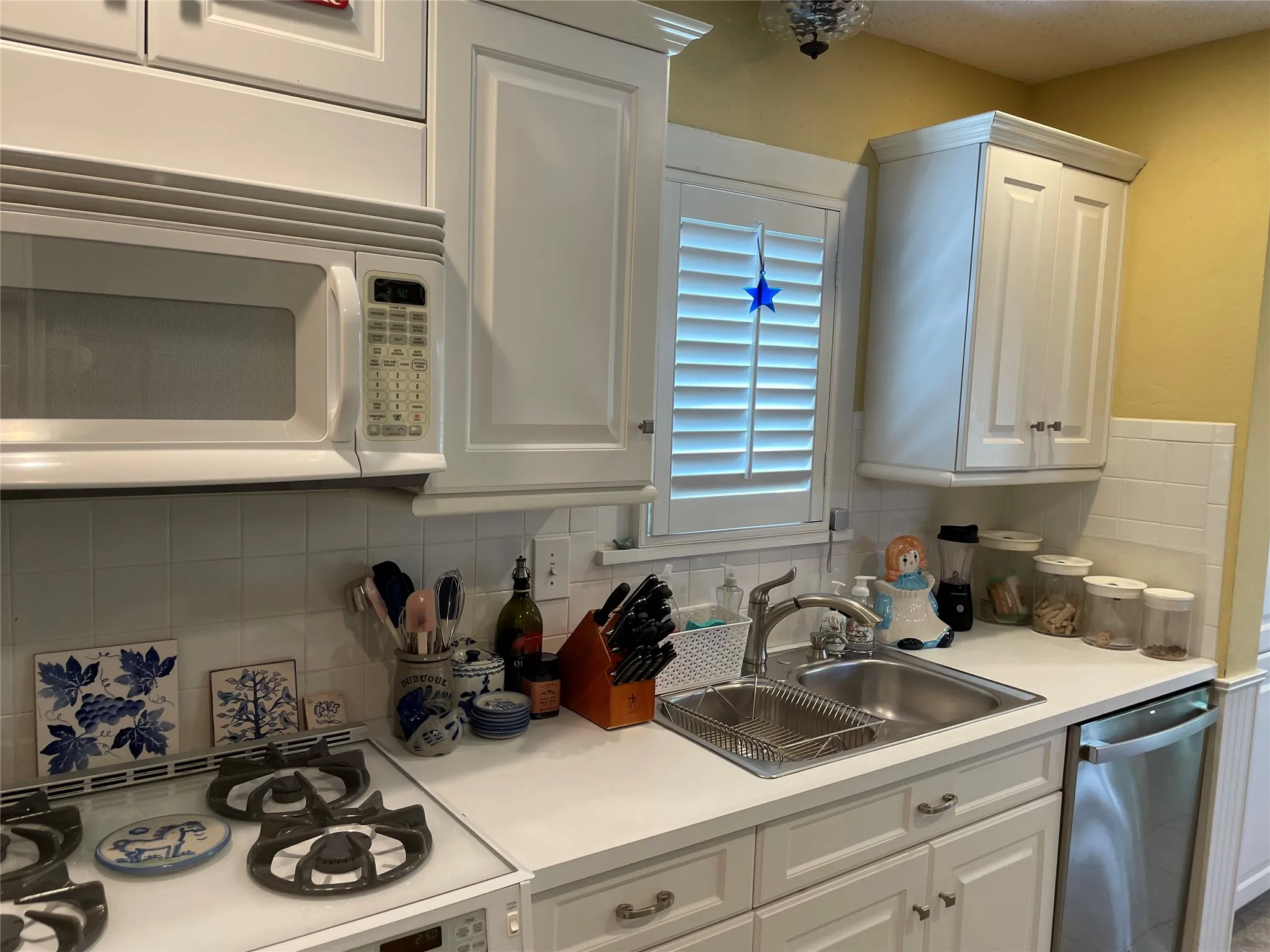 Single Family Residence For Sale in Dallas County , 5115 Stanford Avenue, Dallas, Texas 75209, 3 Bedroom, 2 Bathroom, 1 Garage spaces, 1,832 Sqft, built in 1939, mls#21357229, Real Estate Agent in Dallas, Homes For Sale in Dallas county, Homes For Sale in Dallas, Realtor in Dallas Texas, Real Estate Brokerage Independent Realty Texas, Luminita Cordes Realtor