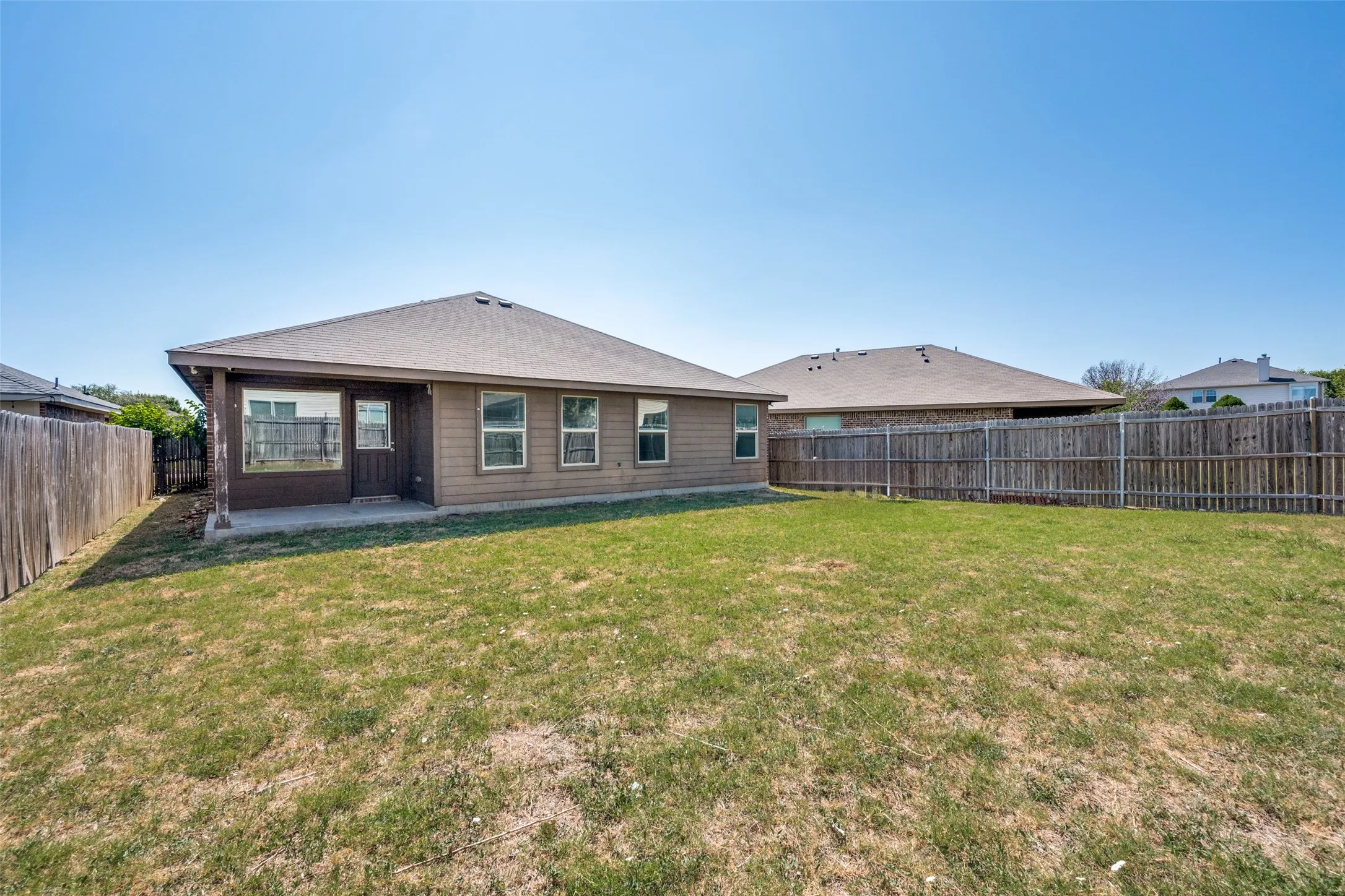 Single Family Residence For Sale in Tarrant County , 2601 Stonewall Lane, Fort Worth, Texas 76123, 4 Bedroom, 2 Bathroom, 2 Garage spaces, 1,601 Sqft, built in 2016, mls#21353198, Real Estate Agent in Fort Worth, Homes For Sale in Tarrant county, Homes For Sale in Fort Worth, Realtor in Fort Worth Texas, Real Estate Brokerage Independent Realty Texas, Luminita Cordes Realtor