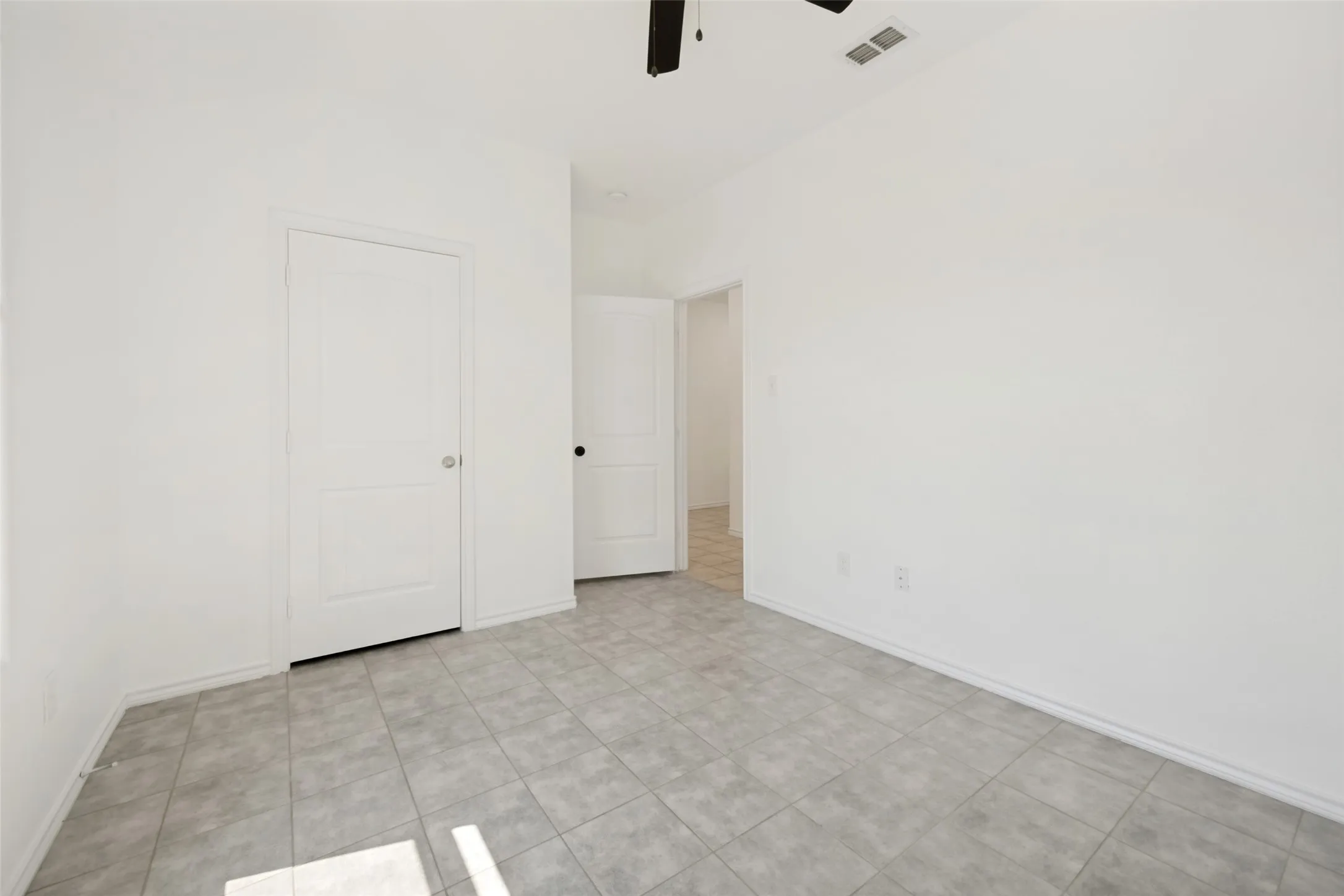 Single Family Residence For Sale in Tarrant County , 2601 Stonewall Lane, Fort Worth, Texas 76123, 4 Bedroom, 2 Bathroom, 2 Garage spaces, 1,601 Sqft, built in 2016, mls#21353198, Real Estate Agent in Fort Worth, Homes For Sale in Tarrant county, Homes For Sale in Fort Worth, Realtor in Fort Worth Texas, Real Estate Brokerage Independent Realty Texas, Luminita Cordes Realtor