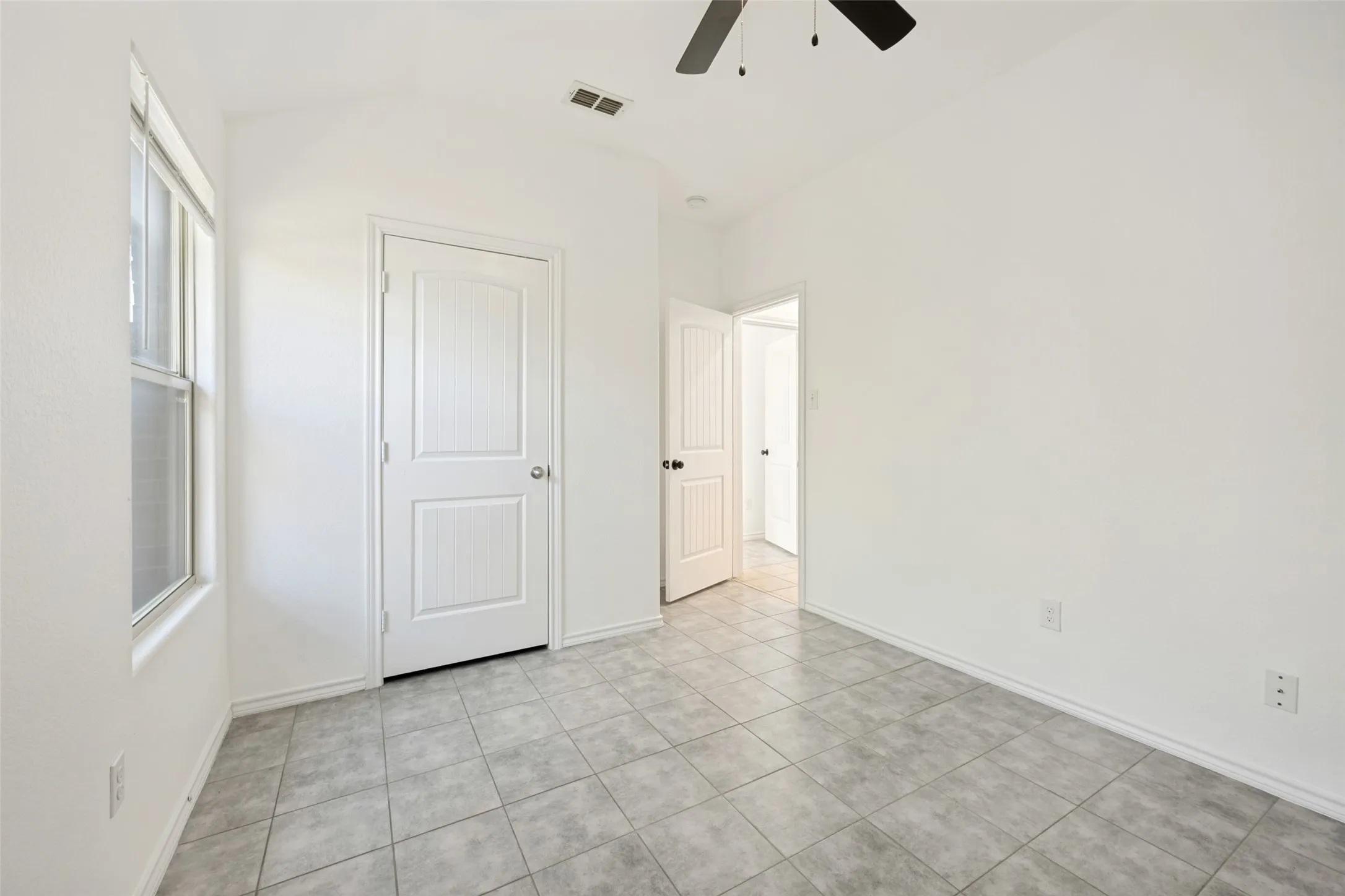 Single Family Residence For Sale in Tarrant County , 2601 Stonewall Lane, Fort Worth, Texas 76123, 4 Bedroom, 2 Bathroom, 2 Garage spaces, 1,601 Sqft, built in 2016, mls#21353198, Real Estate Agent in Fort Worth, Homes For Sale in Tarrant county, Homes For Sale in Fort Worth, Realtor in Fort Worth Texas, Real Estate Brokerage Independent Realty Texas, Luminita Cordes Realtor
