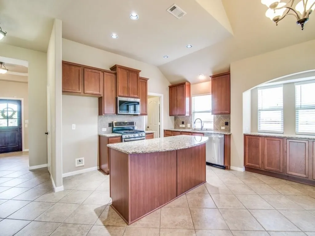 Single Family Residence For Rent in Collin County , 1410 Cedar Ridge Drive, Prosper, Texas 75078, 4 Bedroom, 3 Bathroom, 2 Garage spaces, 2,300 Sqft, built in 2010, mls#21357251, Real Estate Agent in Prosper, Homes For Rent in Collin county, Homes For Rent in Prosper, Realtor in Prosper Texas, Real Estate Brokerage Independent Realty Texas, Luminita Cordes Realtor