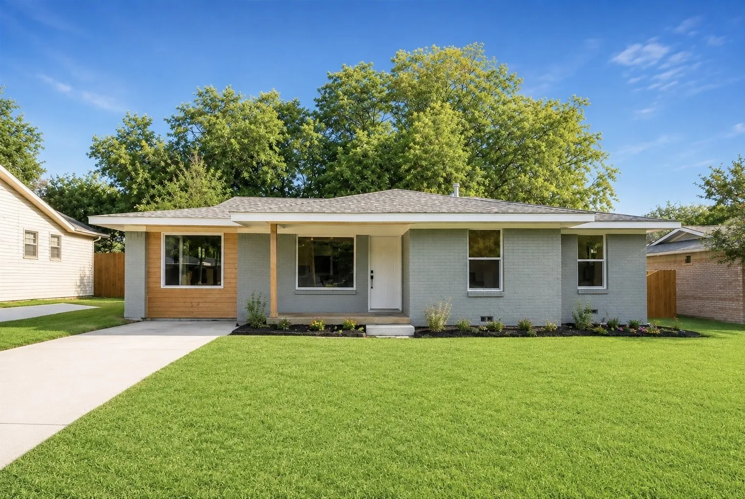 Single Family Residence For Sale in Tarrant County , 5417 Vicki Street, Haltom City, Texas 76117, 3 Bedroom, 2 Bathroom, Garage spaces, 1,529 Sqft, built in 1957, mls#21356742, Real Estate Agent in Haltom City, Homes For Sale in Tarrant county, Homes For Sale in Haltom City, Realtor in Haltom City Texas, Real Estate Brokerage Independent Realty Texas, Luminita Cordes Realtor