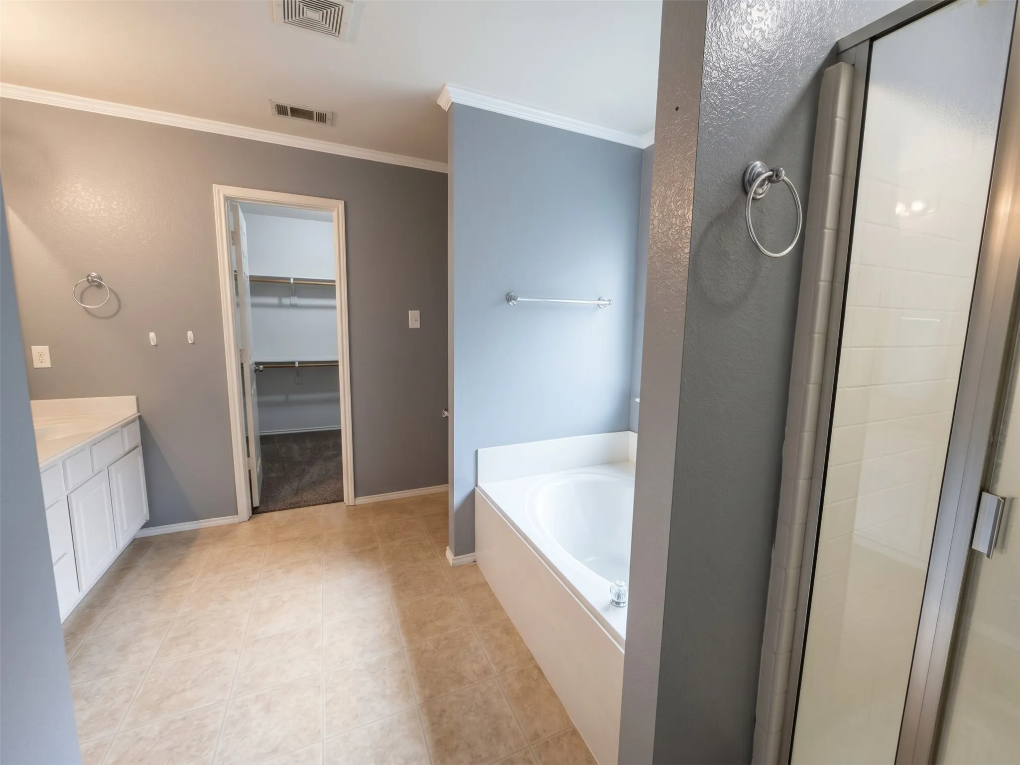 Single Family Residence For Sale in Tarrant County , 612 Stirrup Bar Drive, Fort Worth, Texas 76179, 4 Bedroom, 2 Bathroom, 2 Garage spaces, 2,028 Sqft, built in 2006, mls#21356637, Real Estate Agent in Fort Worth, Homes For Sale in Tarrant county, Homes For Sale in Fort Worth, Realtor in Fort Worth Texas, Real Estate Brokerage Independent Realty Texas, Luminita Cordes Realtor