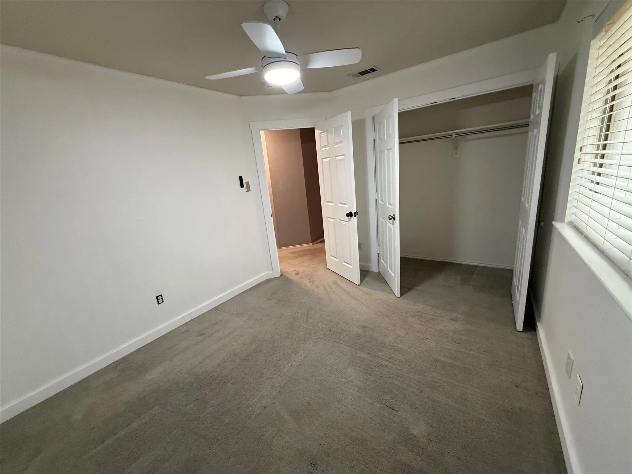 Single Family Residence For Sale in Tarrant County , 612 Stirrup Bar Drive, Fort Worth, Texas 76179, 4 Bedroom, 2 Bathroom, 2 Garage spaces, 2,028 Sqft, built in 2006, mls#21356637, Real Estate Agent in Fort Worth, Homes For Sale in Tarrant county, Homes For Sale in Fort Worth, Realtor in Fort Worth Texas, Real Estate Brokerage Independent Realty Texas, Luminita Cordes Realtor