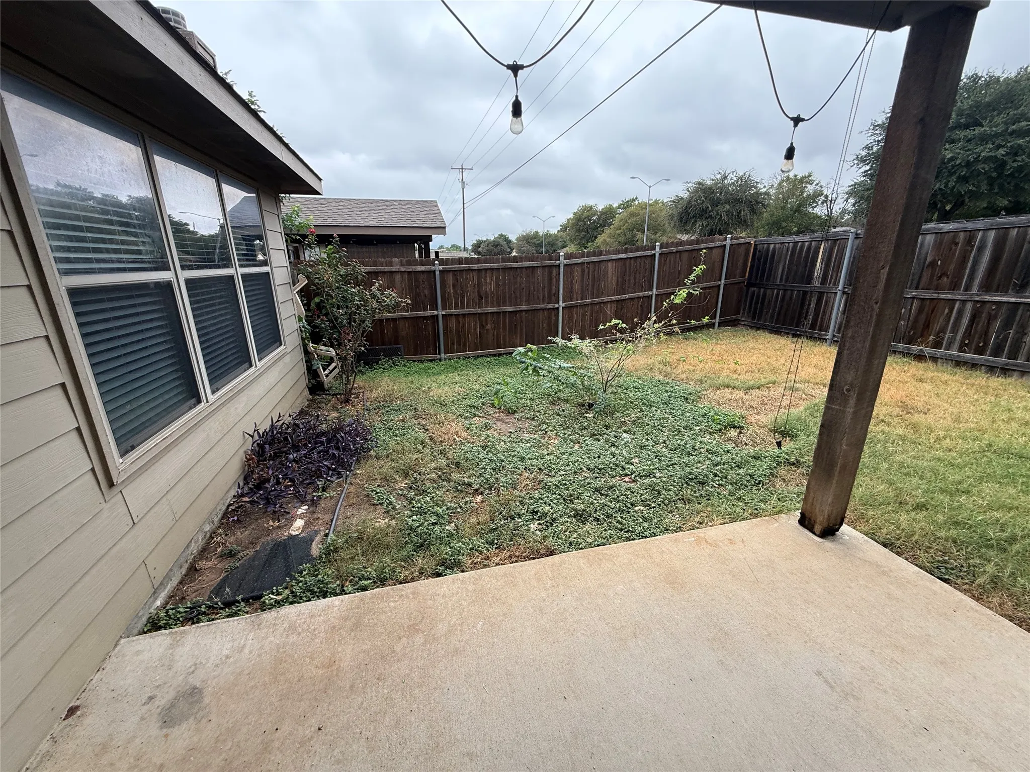 Single Family Residence For Sale in Tarrant County , 612 Stirrup Bar Drive, Fort Worth, Texas 76179, 4 Bedroom, 2 Bathroom, 2 Garage spaces, 2,028 Sqft, built in 2006, mls#21356637, Real Estate Agent in Fort Worth, Homes For Sale in Tarrant county, Homes For Sale in Fort Worth, Realtor in Fort Worth Texas, Real Estate Brokerage Independent Realty Texas, Luminita Cordes Realtor